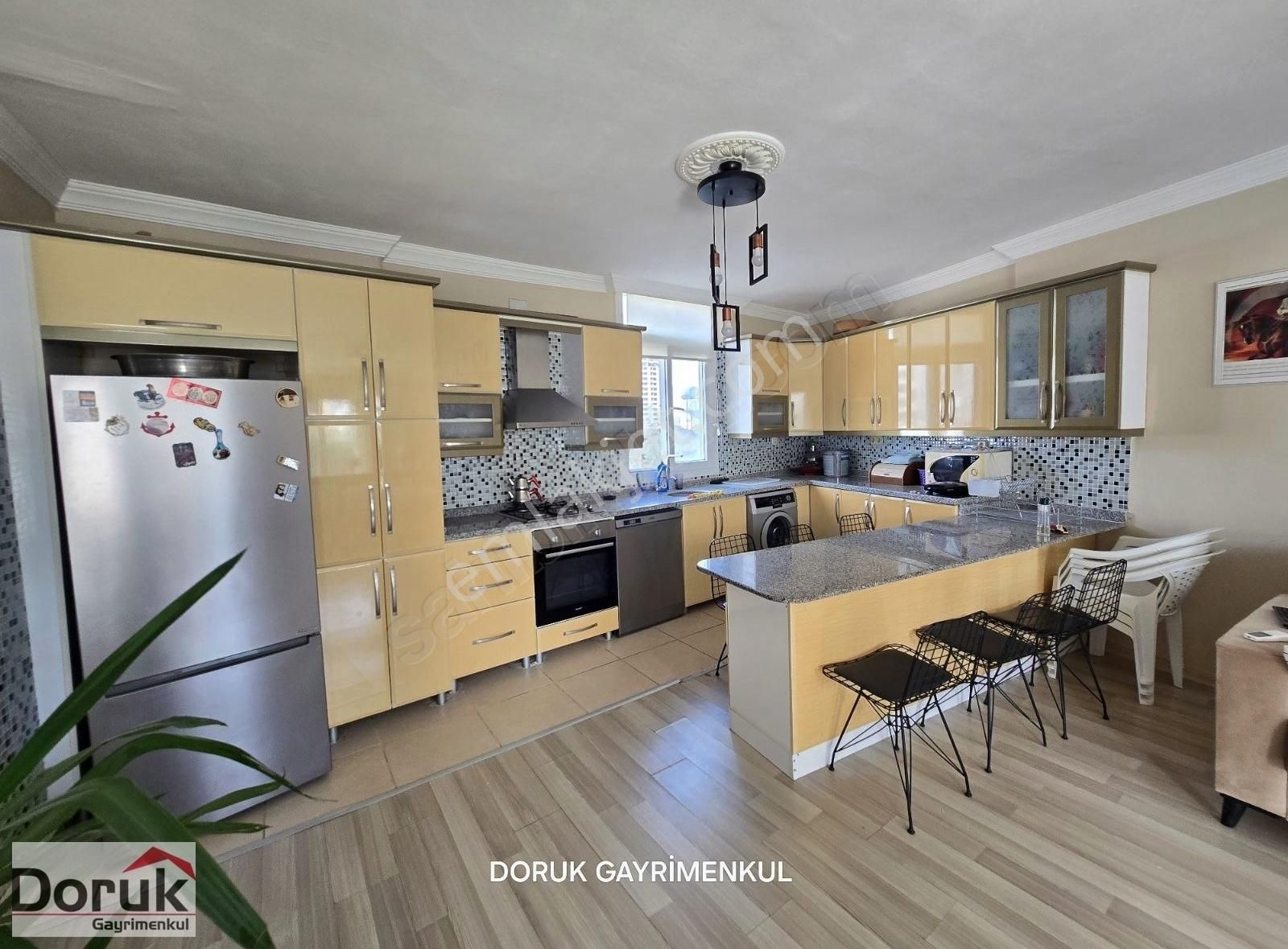 Doruk'tan Tömükte Denize 250 M. Havuzlu Lüks Sitede 2+1 Daire