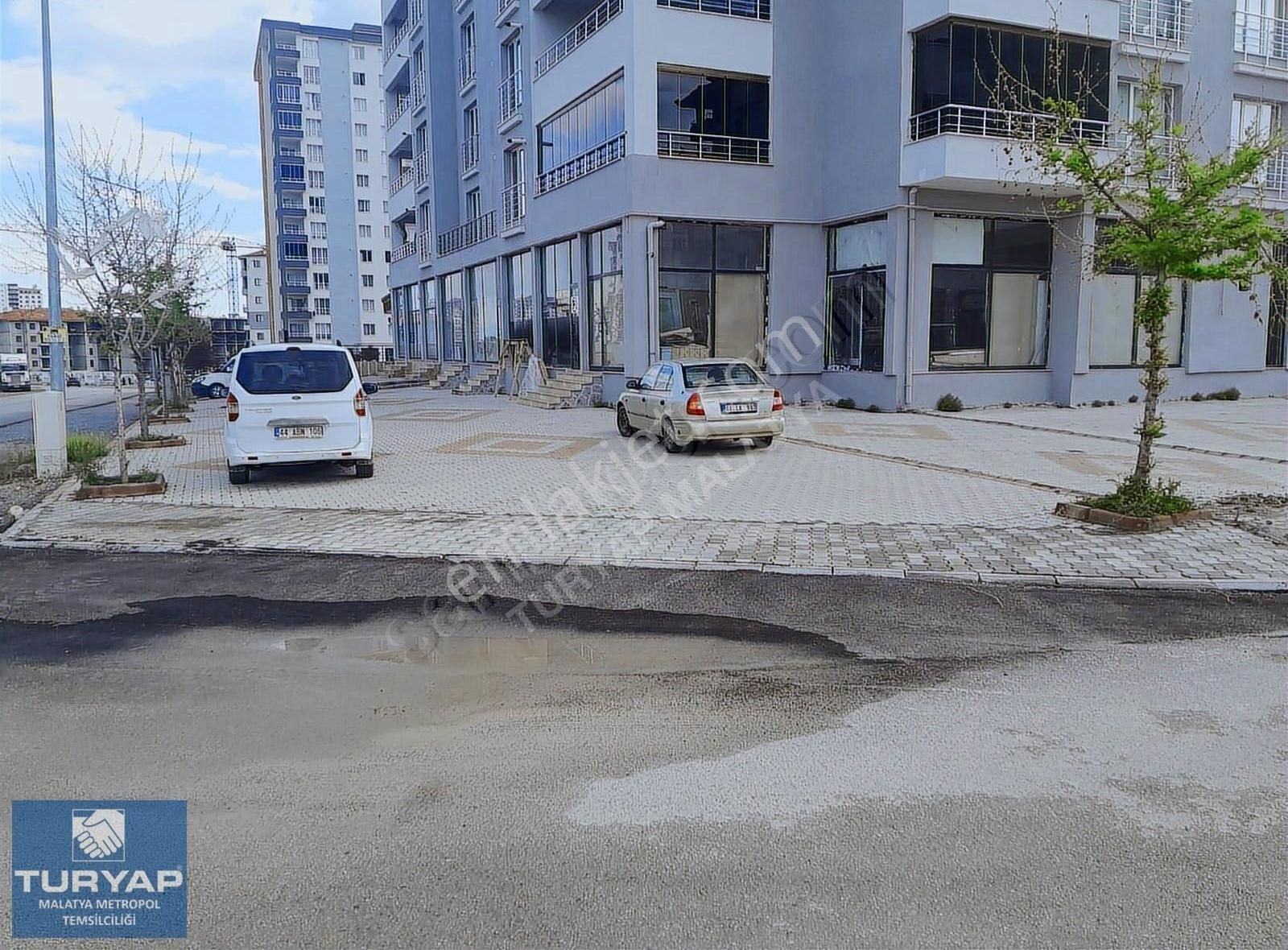 Turyap Metropol'den Yakınca'da Kiralık 100 M² Dükkan
