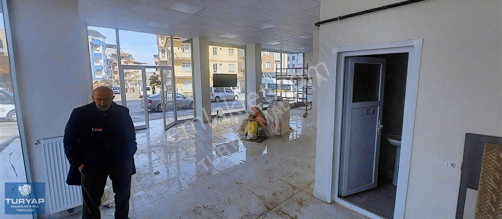 Turyap'tan Yenibahar Cad.(150m²) Özalper'de Köşe Cepheli Dükkan