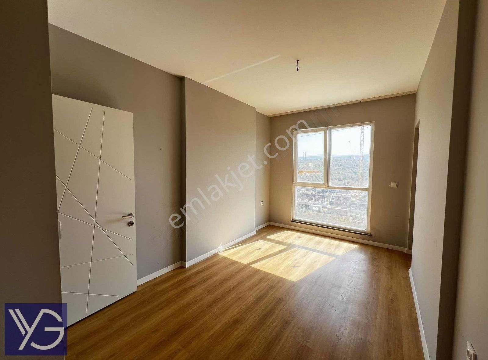 Yamaner'den Kızılcıklı Mahallesinde 2+1 Havuzlu Kiralık Daire