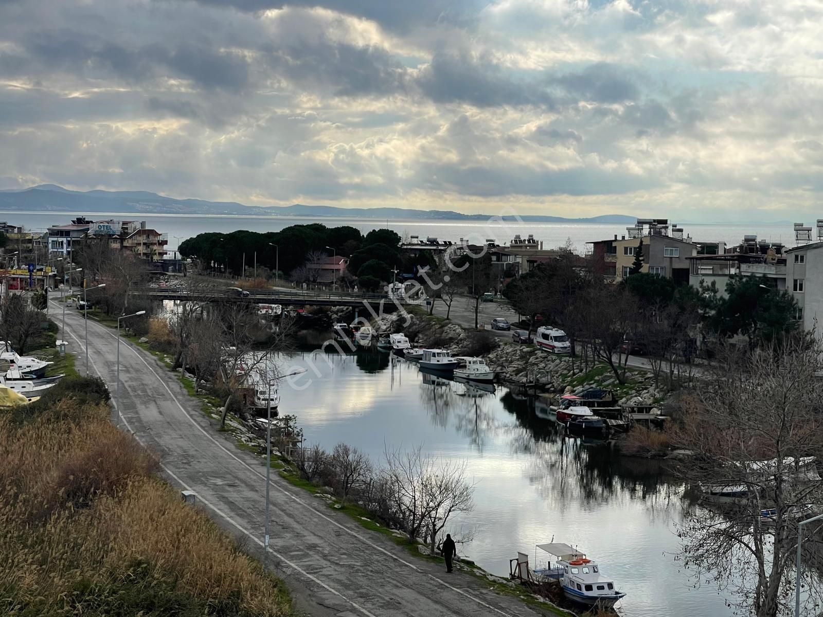 Poyraz Gayrimenkul'den İkizçay'da Deniz Ve Çay Manzaralı Dubleks Daire