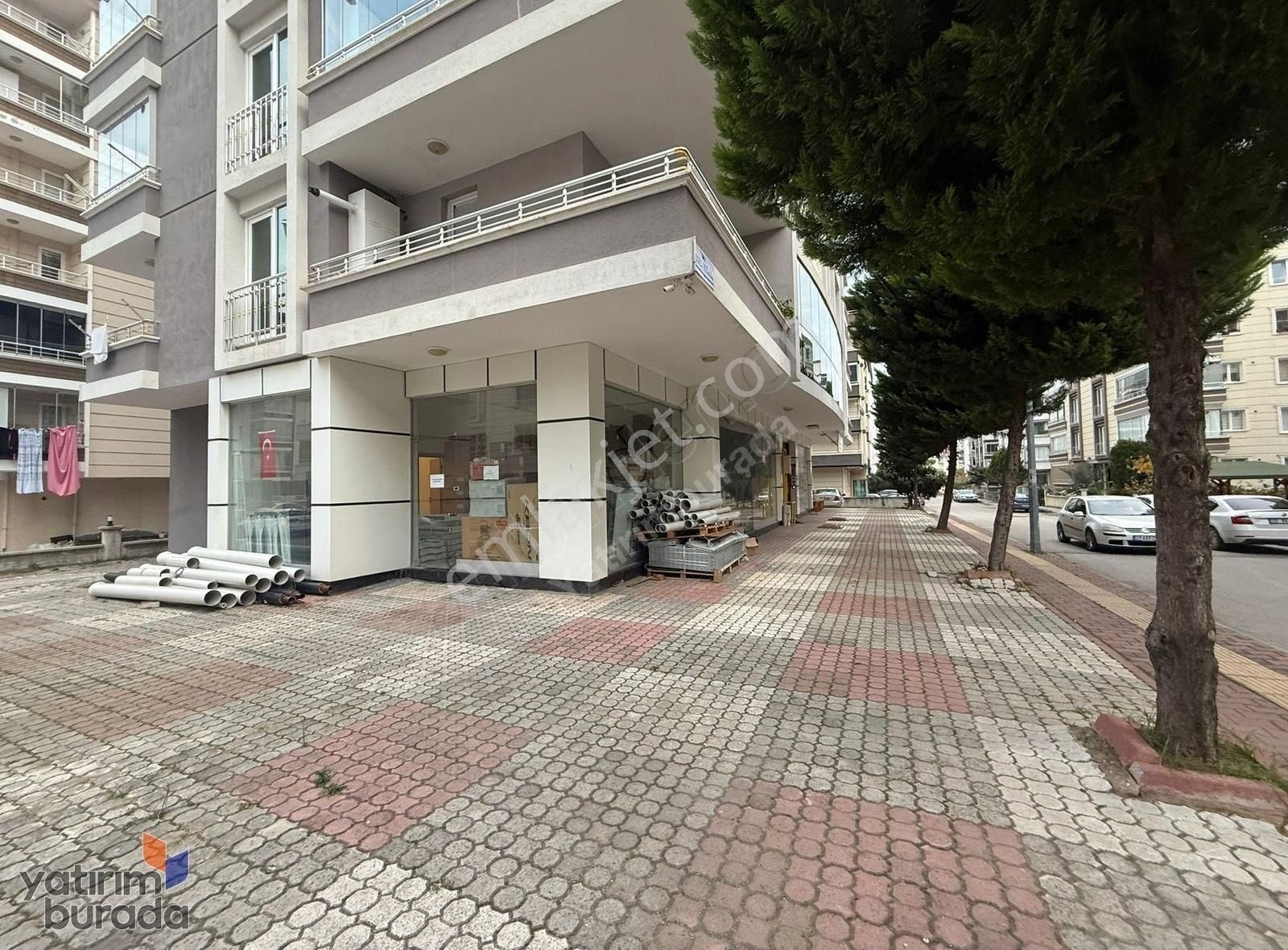 Her İşletmeye Uygun 120 M2 Kullanım Alanlı Kiralık Dükkan