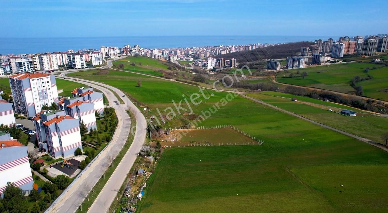 Atakum' Un Yeni Bağlantı Noktası 27 Adet 2+1, 350 M² İşyeri !!!!