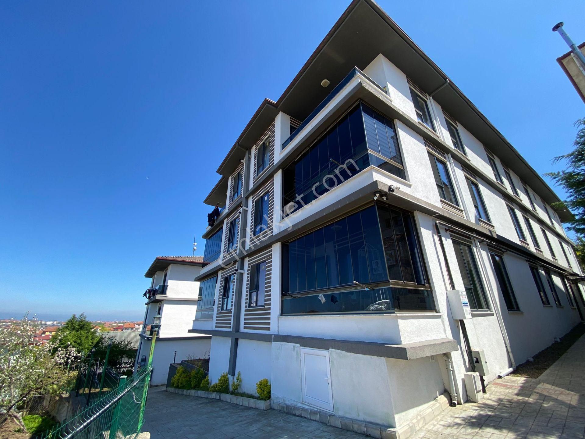 Araç Takaslı Manzaralı, Mutfak Ayrı ! Kiracısı Hazır 2+1 Daire !