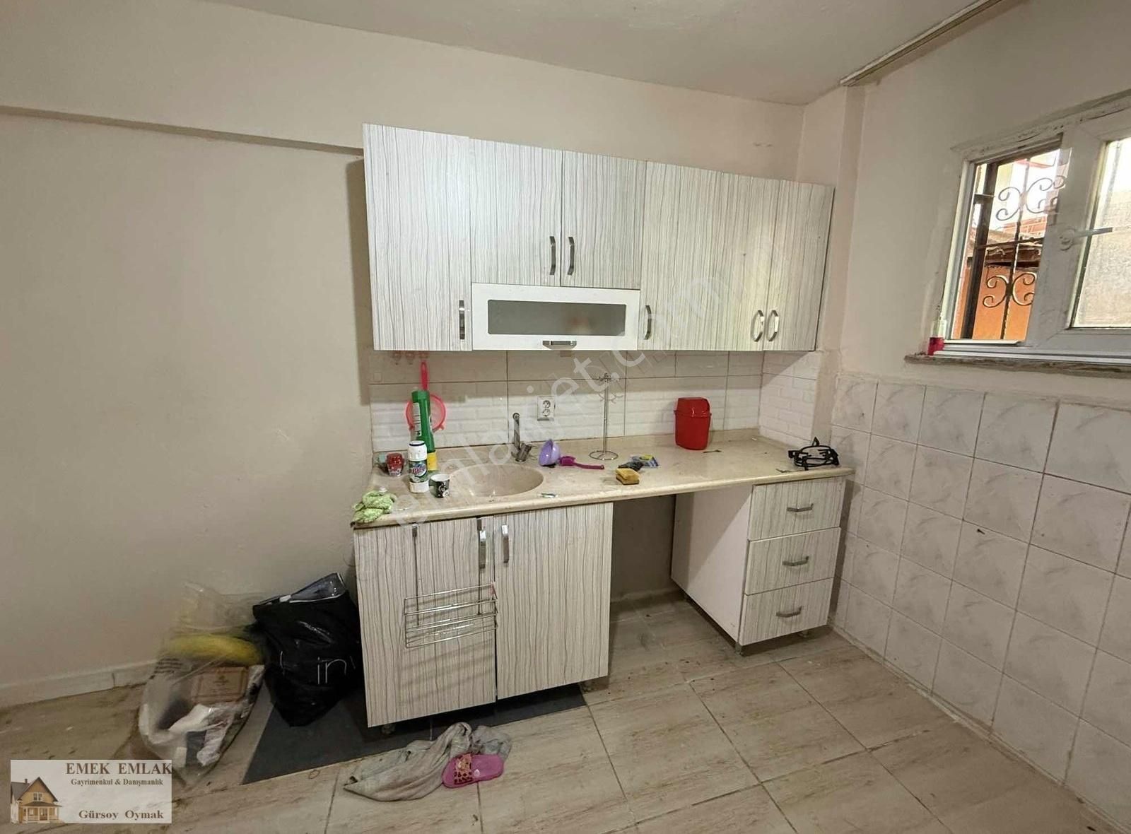 Sefaköy İnönü Mah Kiralık 2+1 Giriş Kat Müstakil Bina12 Bin