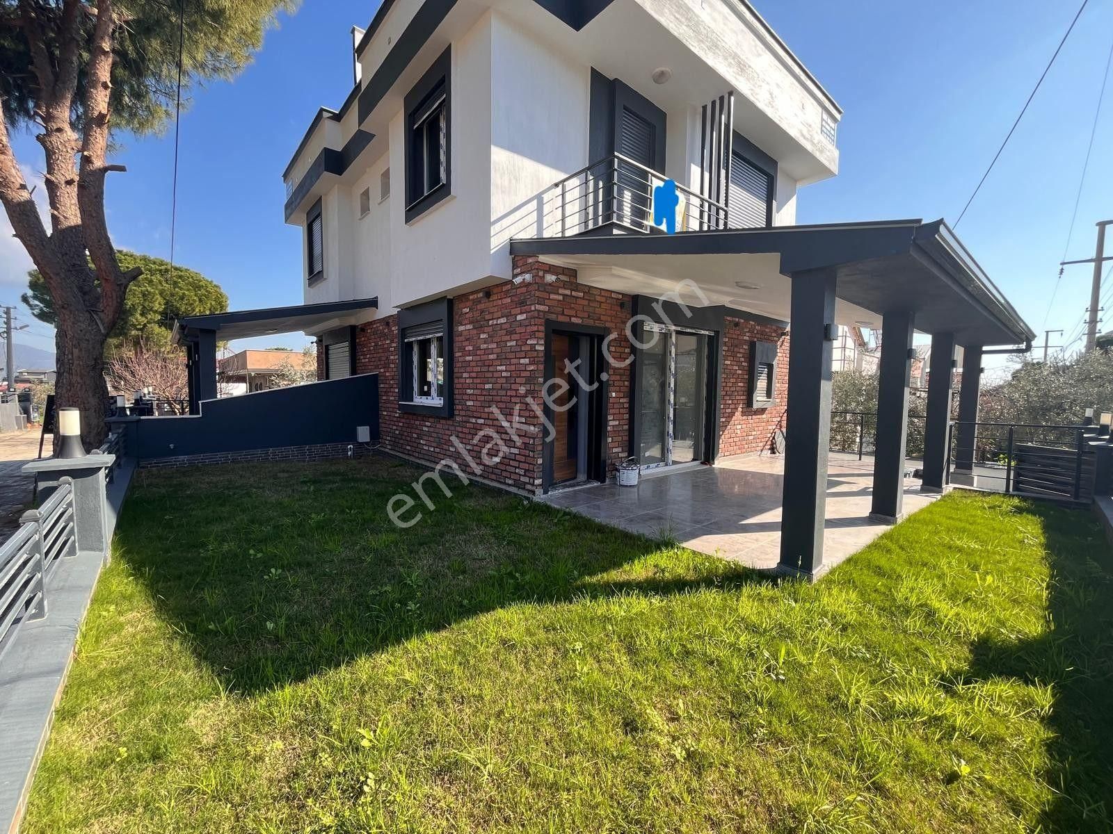Yörükoğlu Emlaktan Atatürkte Geniş Bahçeli Uygun Fiyata Villa