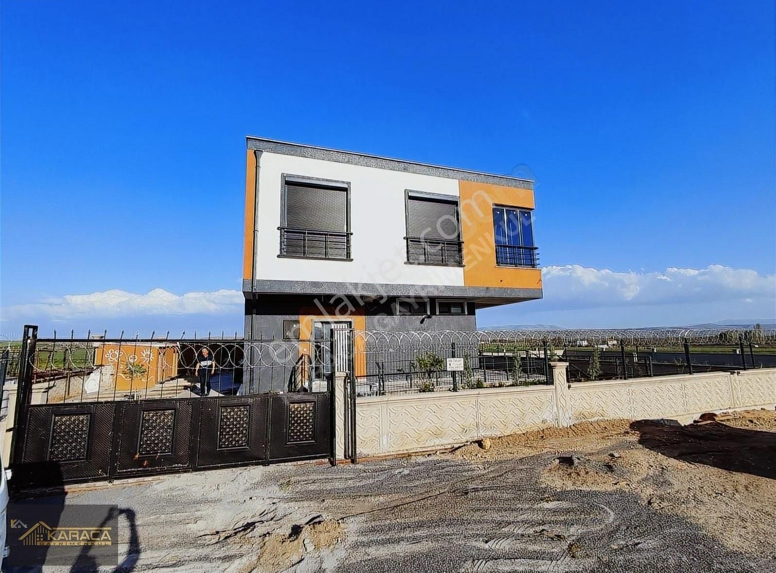 Karaca Gayrimenkul Den Acil Satılık 4+1 Villa Güneşli De