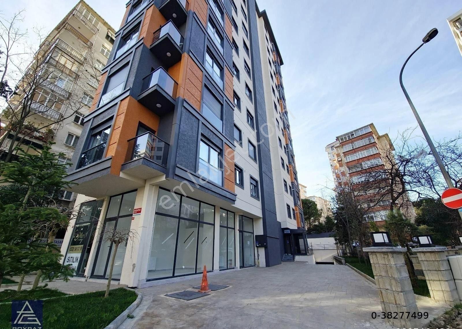 Poyraz'dan Merdivenköyde Minibüse Yakn Sıfır Binada Balkonlu 3+1