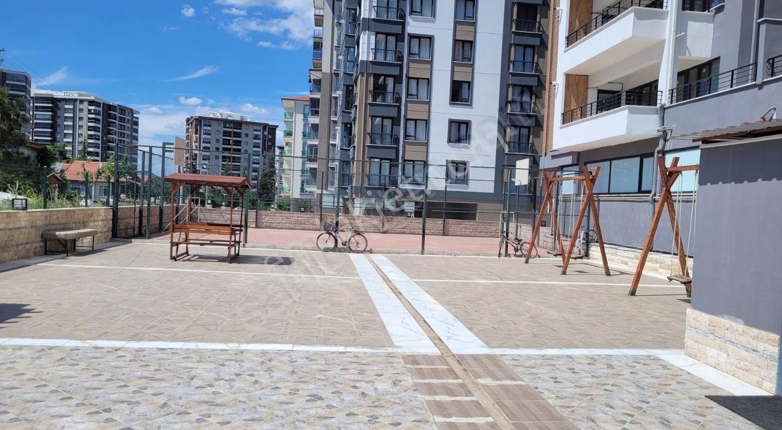 Gülistan Mahallesinde 3+1geniş Ferah Satılık Daire
