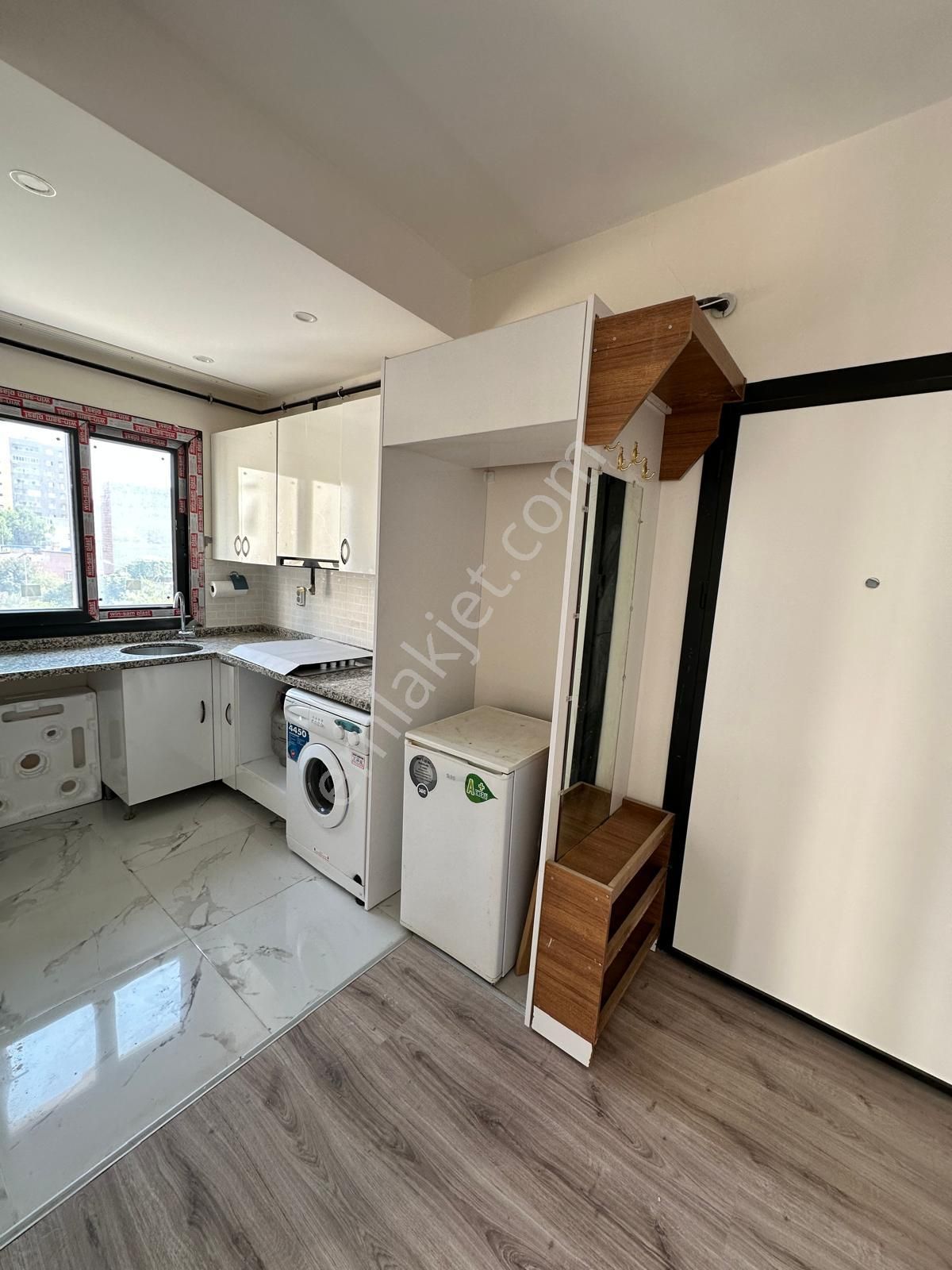 Adana Baraj Yolunda İller Bankası Yanı Geniş Eşyalı Kiralık 1+1 Daire ! Açıklamayı Okuyun!!!