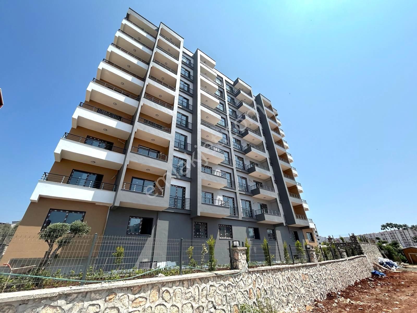 Remax Toros'tan Erdemli Limonlu'da Havuzlu Sitede Ferah 1+1