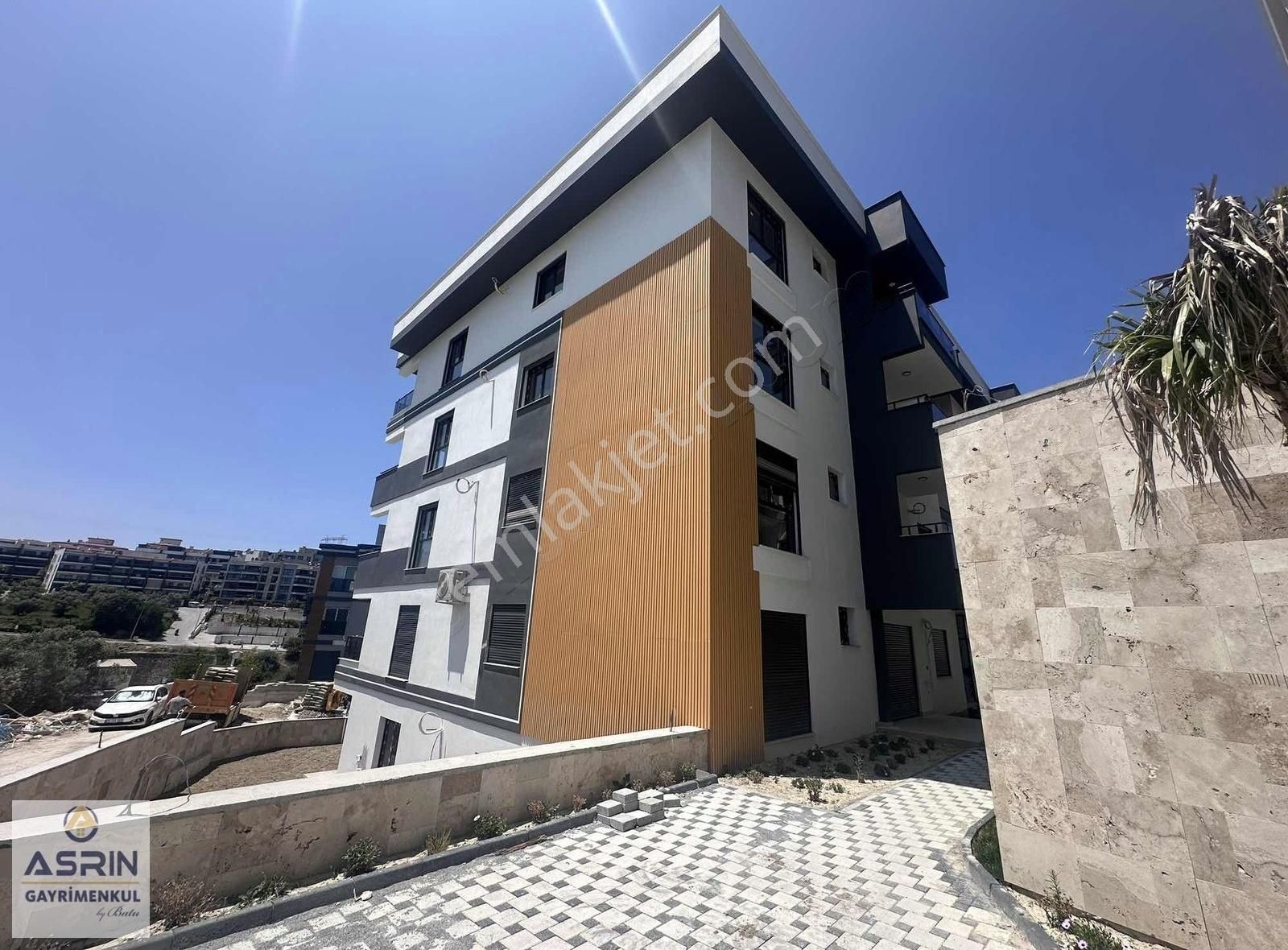 Kuşadası Kirazlı Yolu Üzeri Sıfır 2+1 Daire