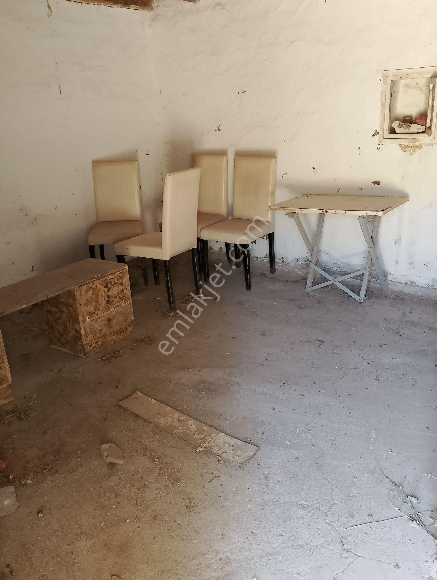 Bergama Bağlar Semtinde Satılık Bağ Evi - Görsel 11