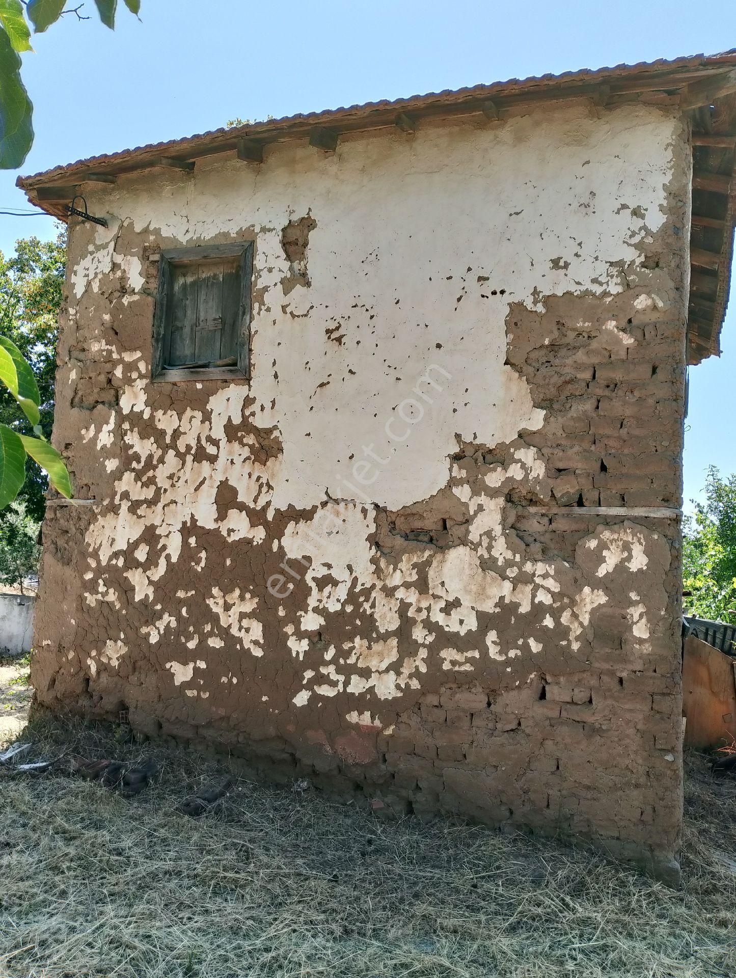 Bergama Bağlar Semtinde Satılık Bağ Evi - Görsel 3