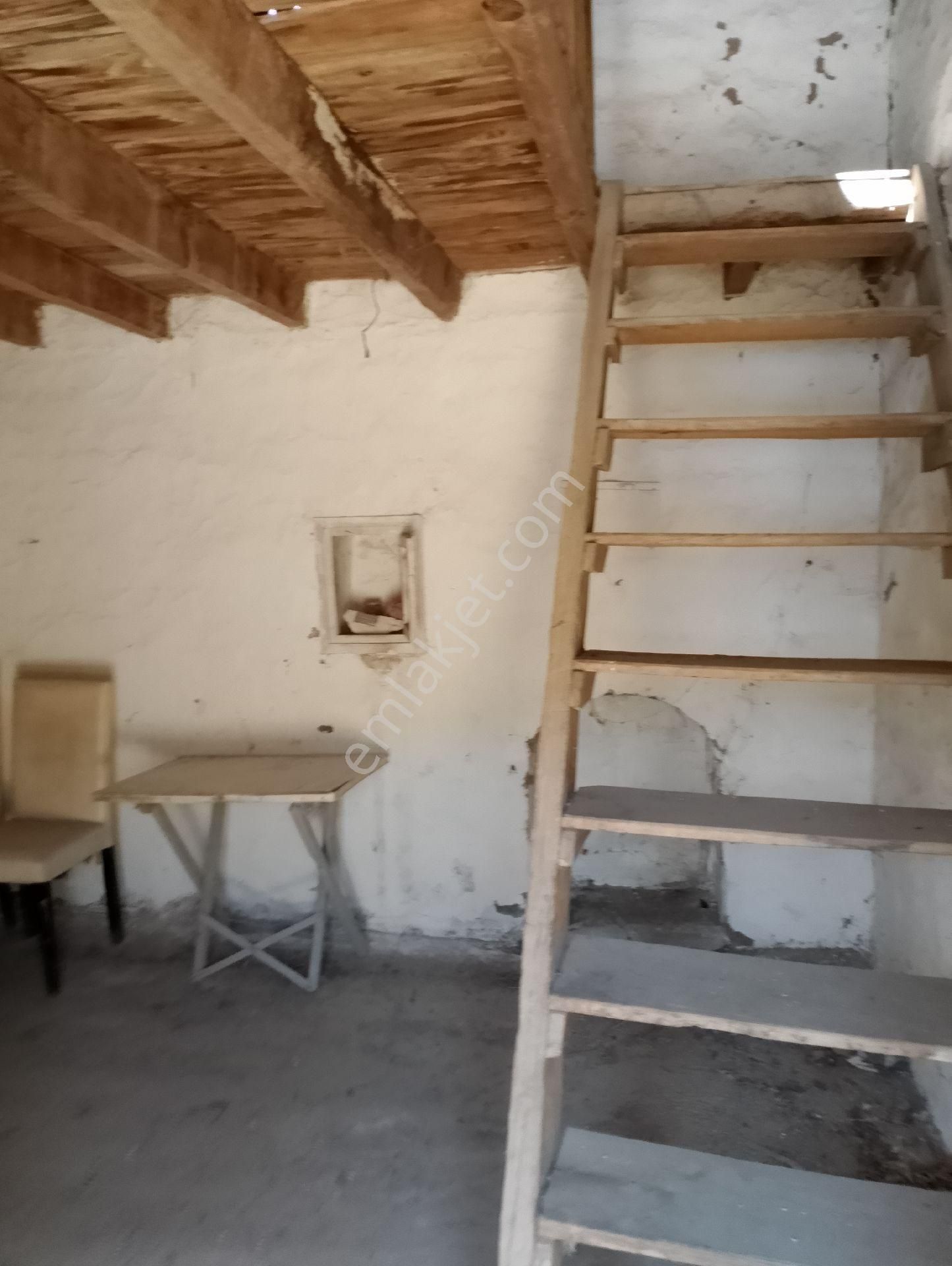 Bergama Bağlar Semtinde Satılık Bağ Evi - Görsel 10