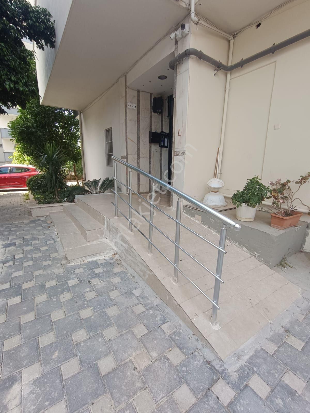 Guzelyali Trt Cıvari Cok Genıs Hasarsız Kapalı Mutfak 3+1