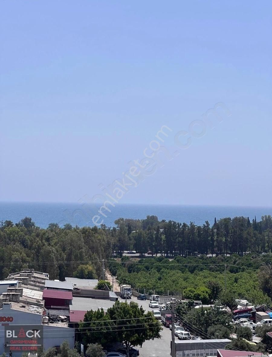 Black'ten Çevre Yolun'da Deniz Manzaralı 3 Cepheli Geniş 1+1