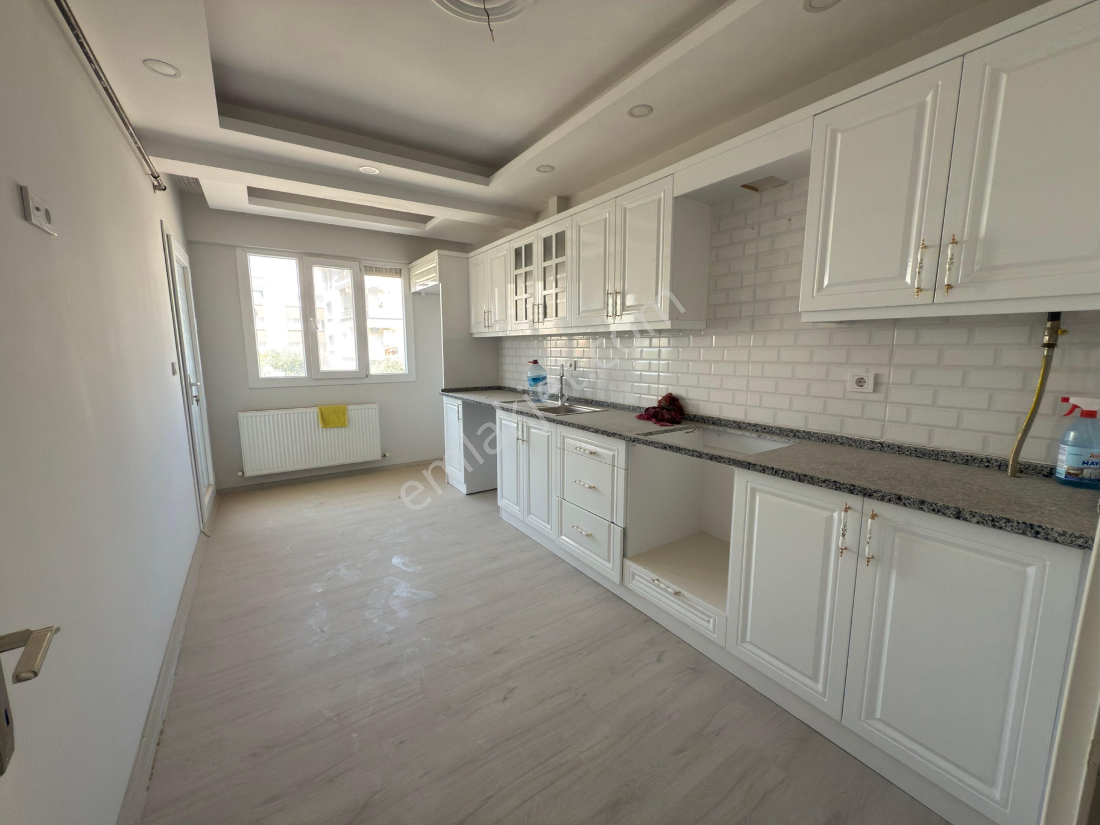 Efendi Mah.nurcami Yakını 3+1,120m2 Asansörlü Kiralık Daire