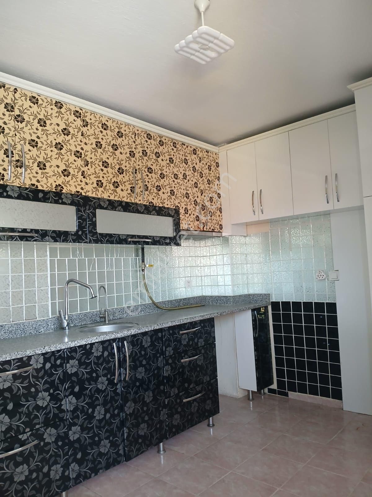 Karabağlar Aşık Veysel Mah 3+1 Doğalgaz Lı
