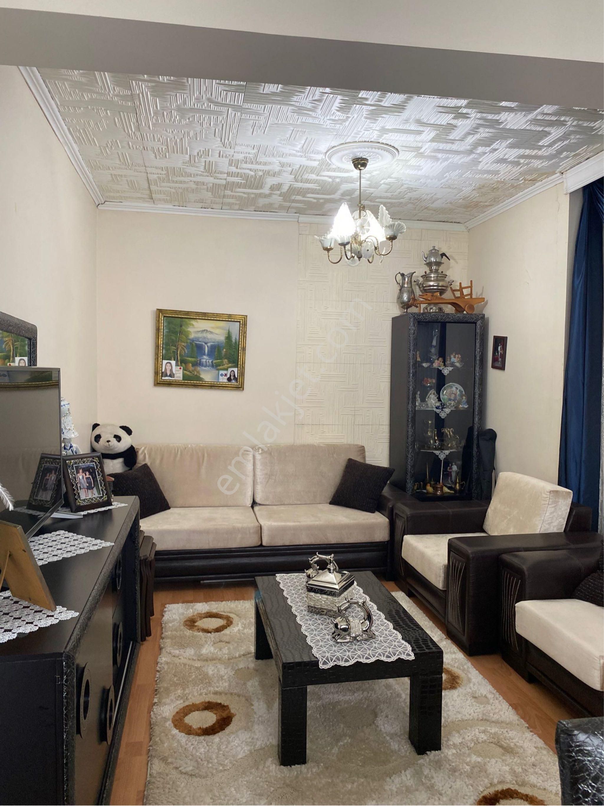 Küçük Çiğli’de Komple Satılık 3 Katılı Bakımlı Bina - Görsel 6