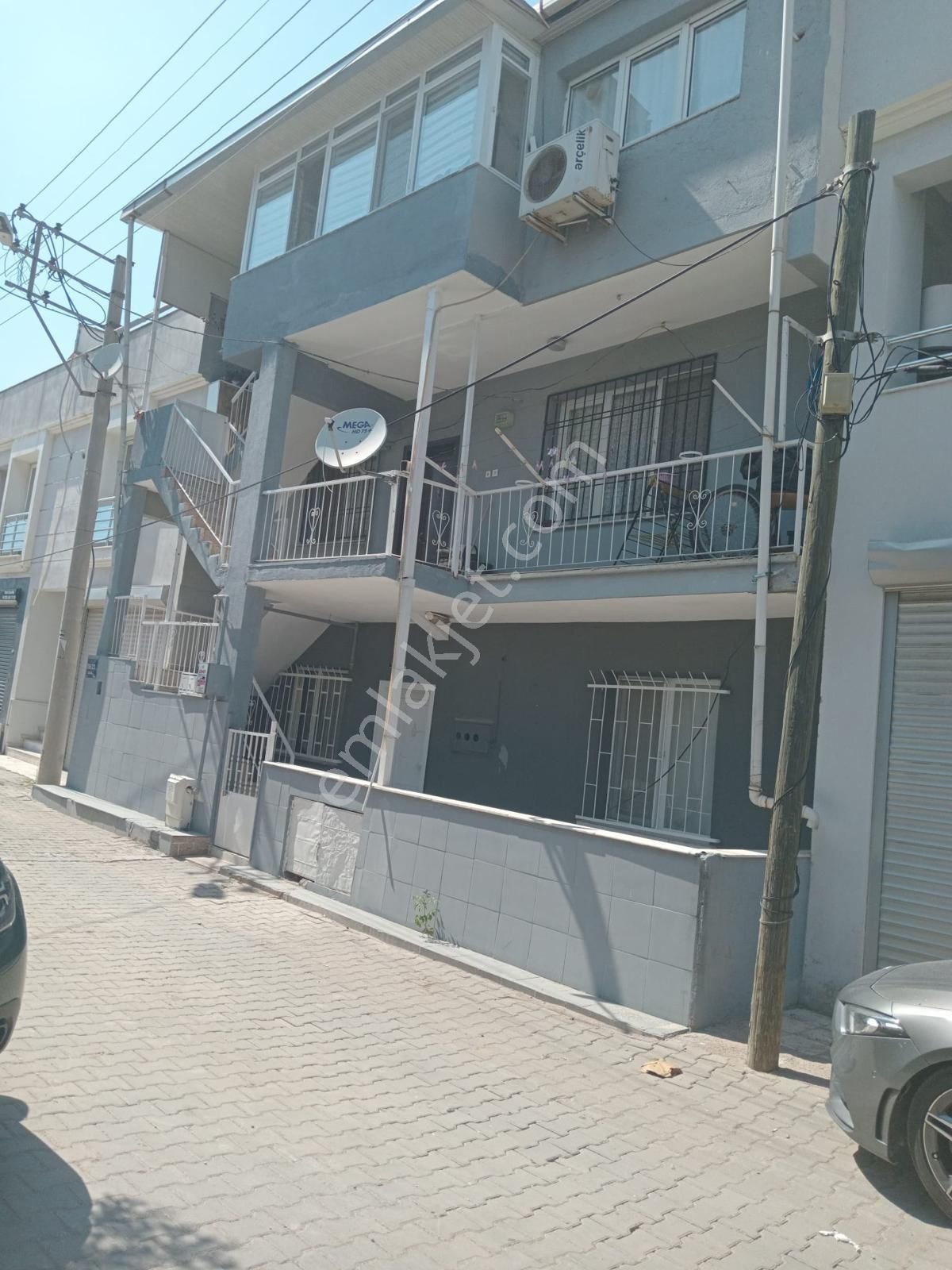 Küçük Çiğli’de Komple Satılık 3 Katılı Bakımlı Bina - Görsel 3