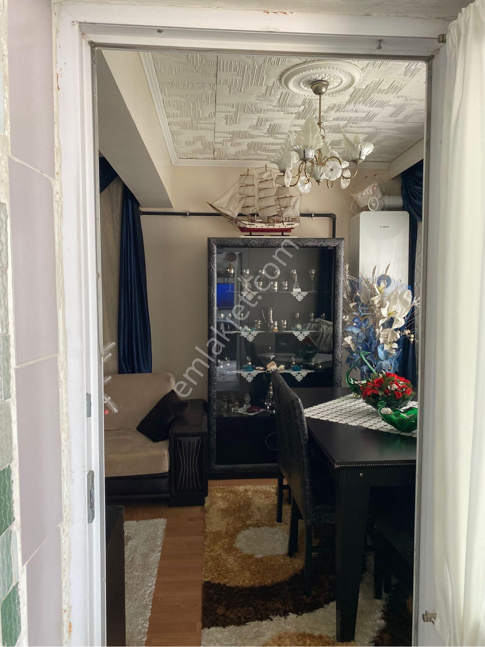 Küçük Çiğli’de Komple Satılık 3 Katılı Bakımlı Bina - Görsel 8