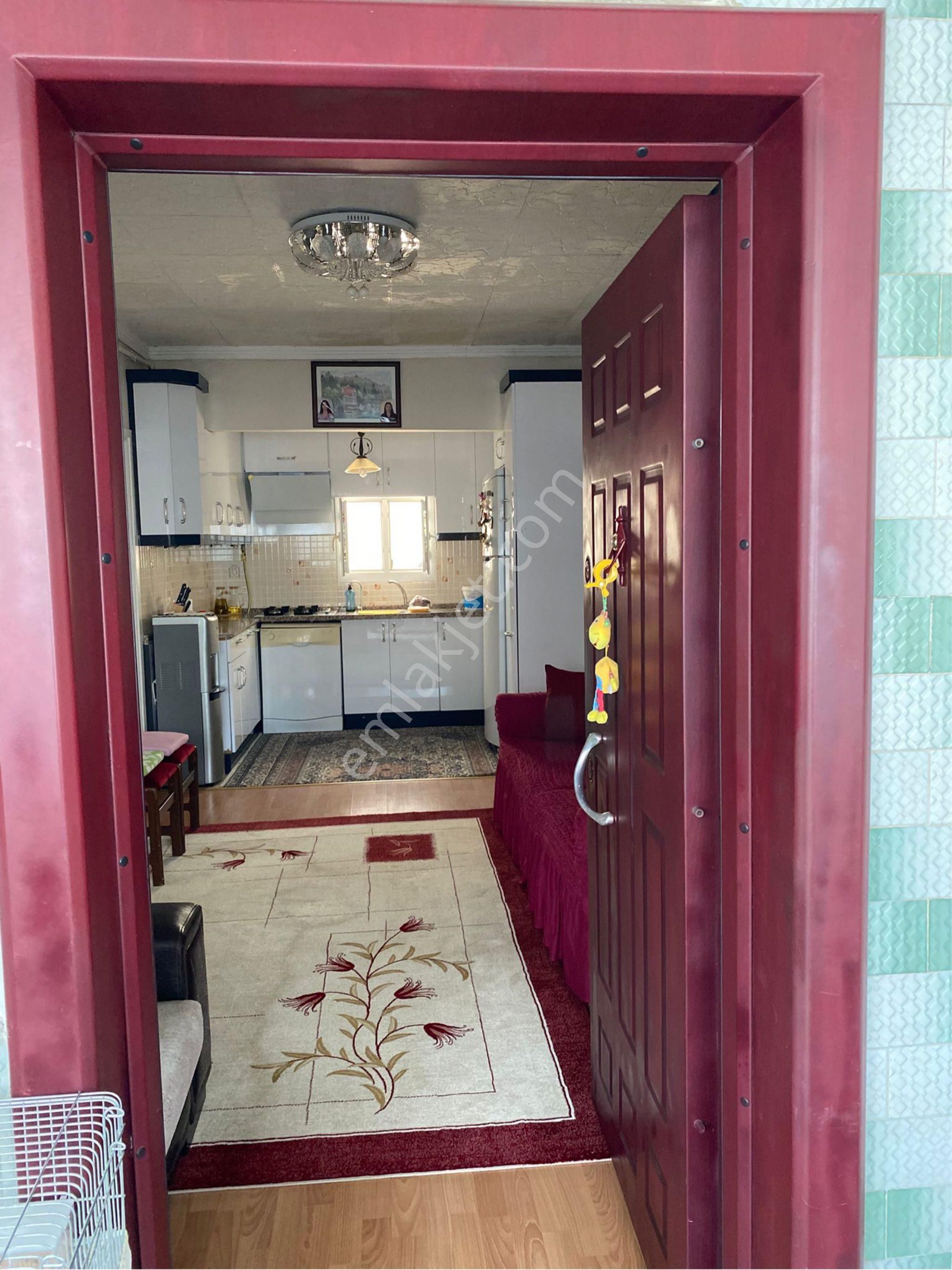 Küçük Çiğli’de Komple Satılık 3 Katılı Bakımlı Bina - Görsel 4