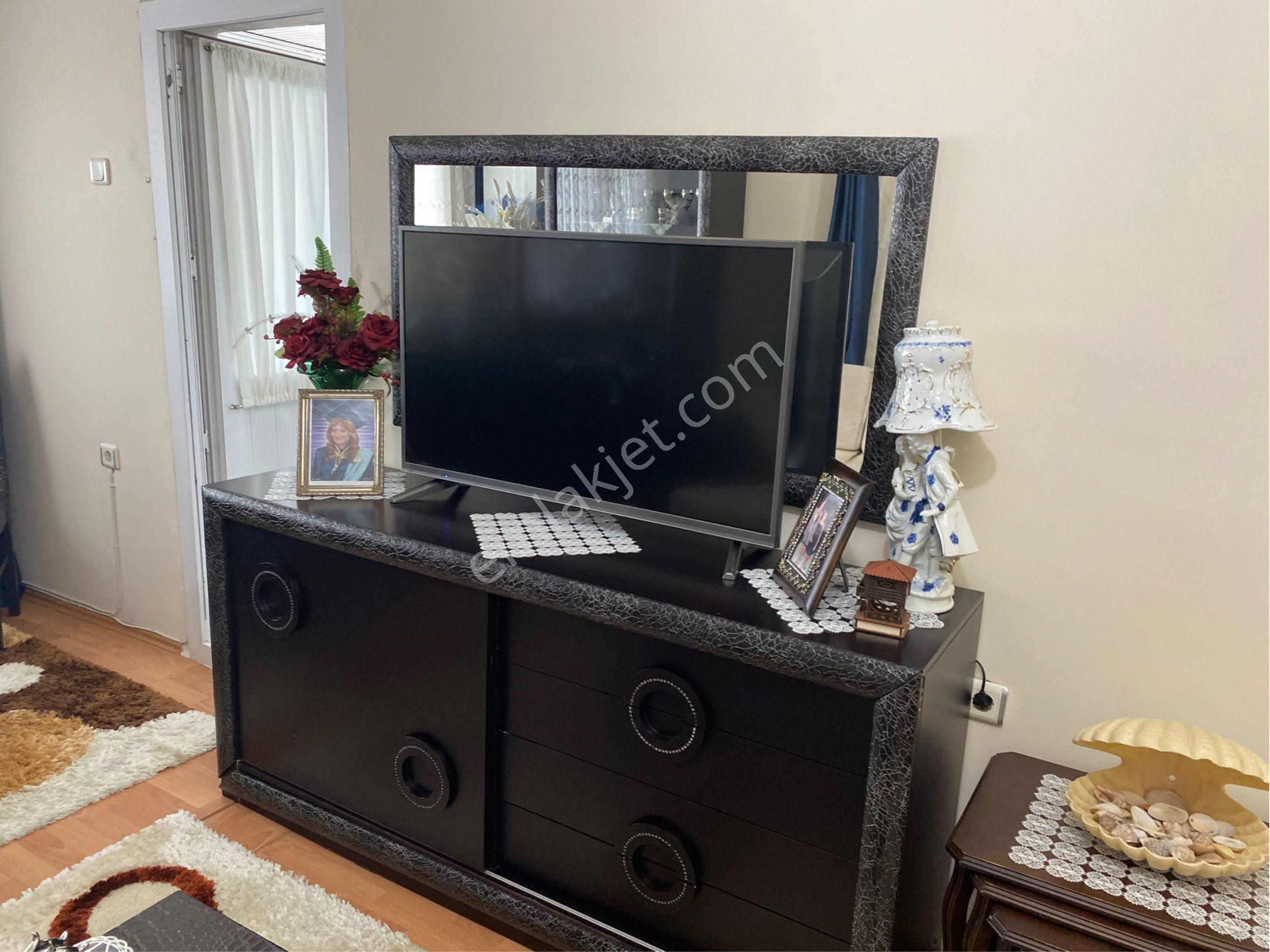 Küçük Çiğli’de Komple Satılık 3 Katılı Bakımlı Bina - Görsel 14