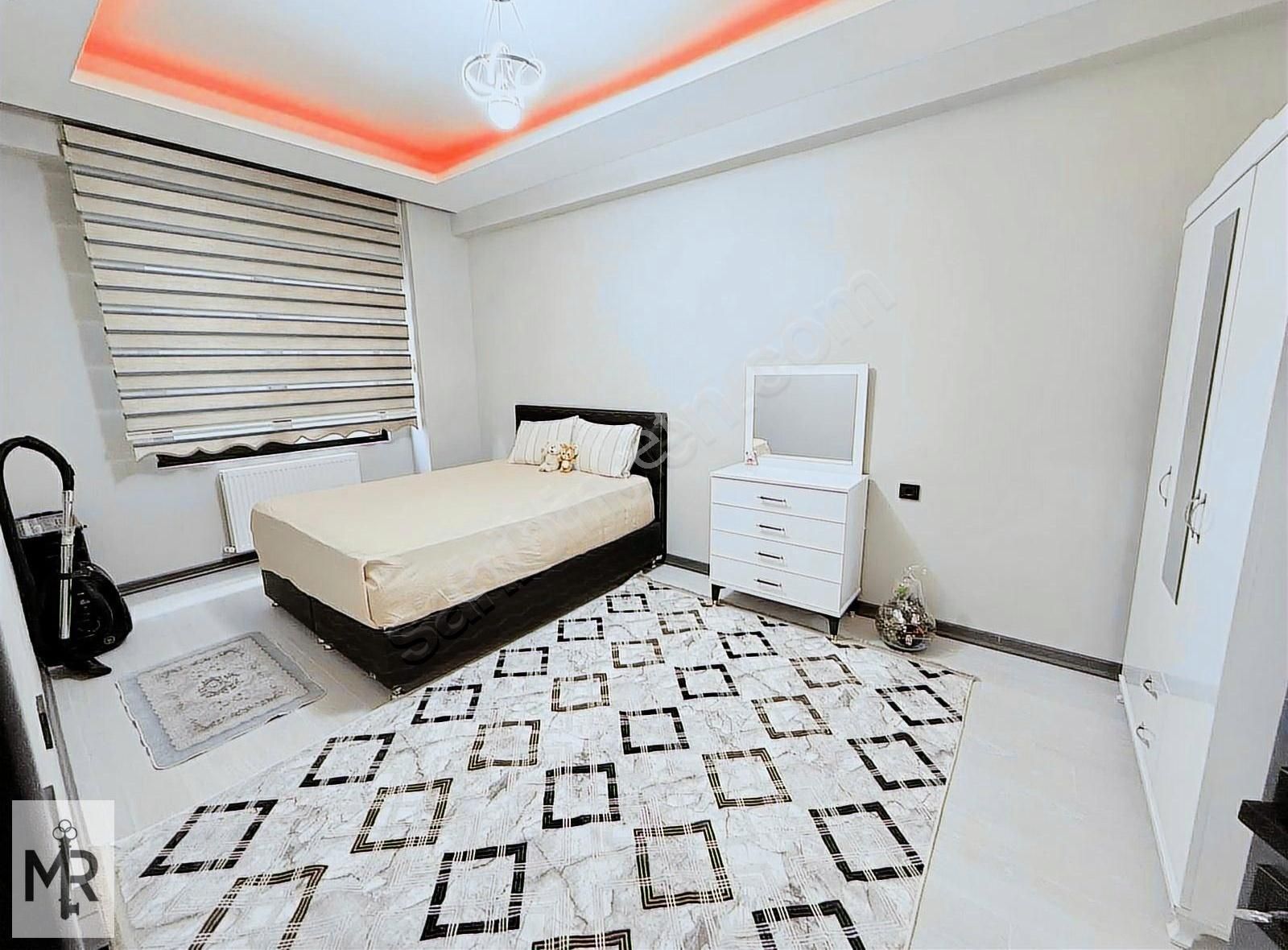 Mr Tuna Emlak'tan Ana Cadde Üzeri Kiralık 1+1 Ful Eşyalı Daire