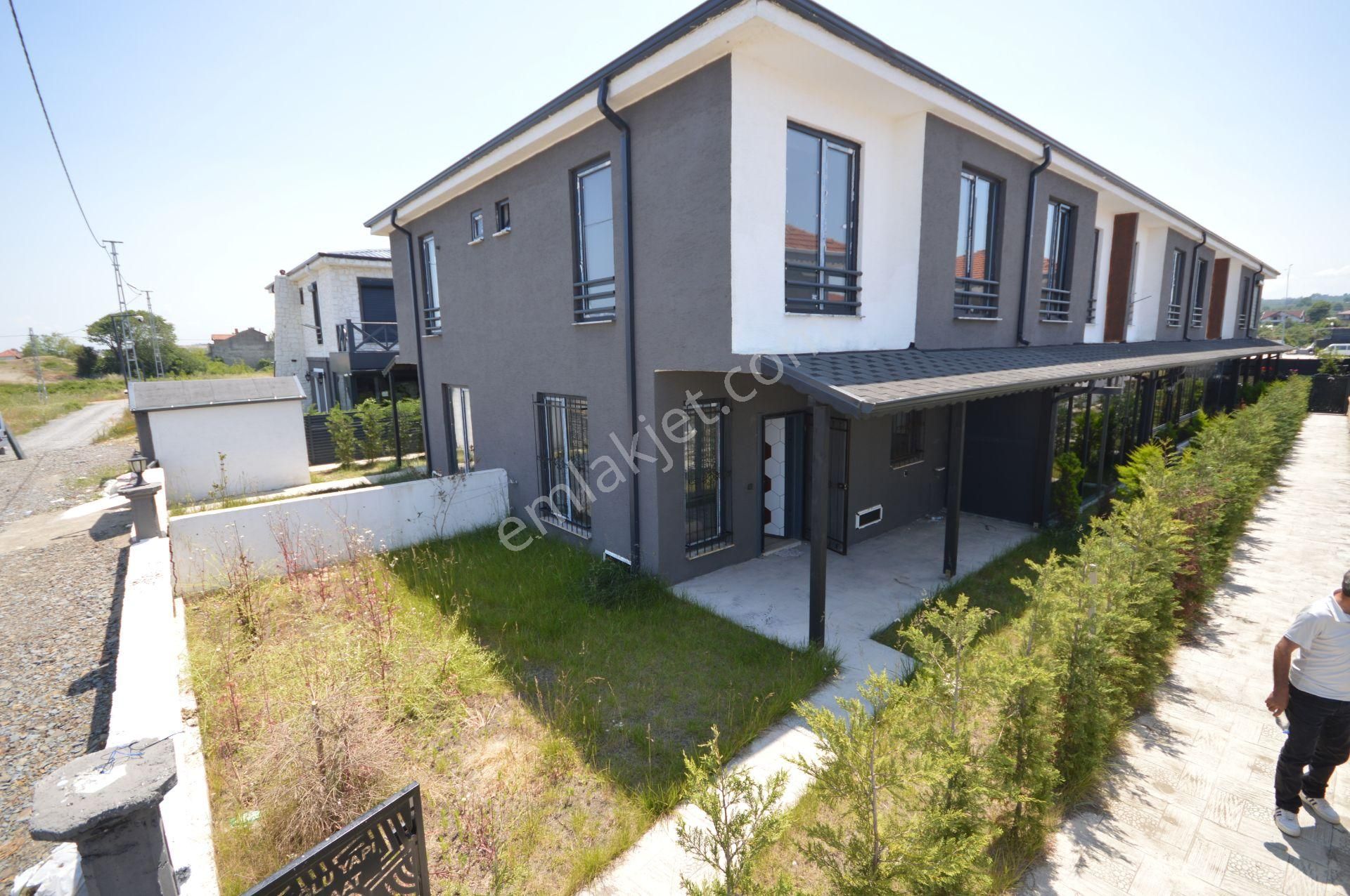🌊 Kocaali’de Deniz Manzaralı, Köşe Parsel Dubleks Villa!