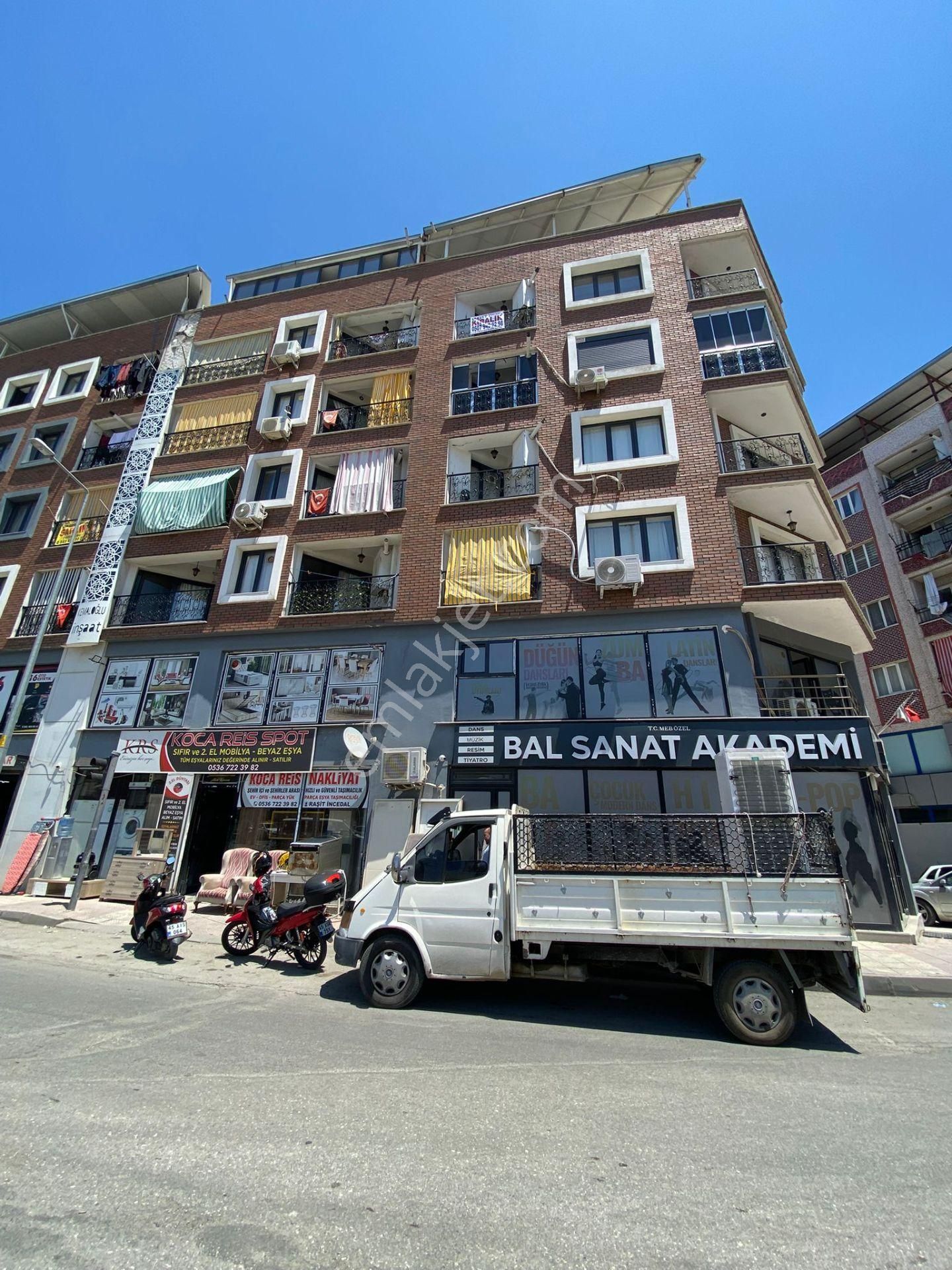 Yeni Mahalle Mahallesi 5+1 250 M2 5 Katlının Çatı Dublksi Açık Mutfak Çift Mutfak