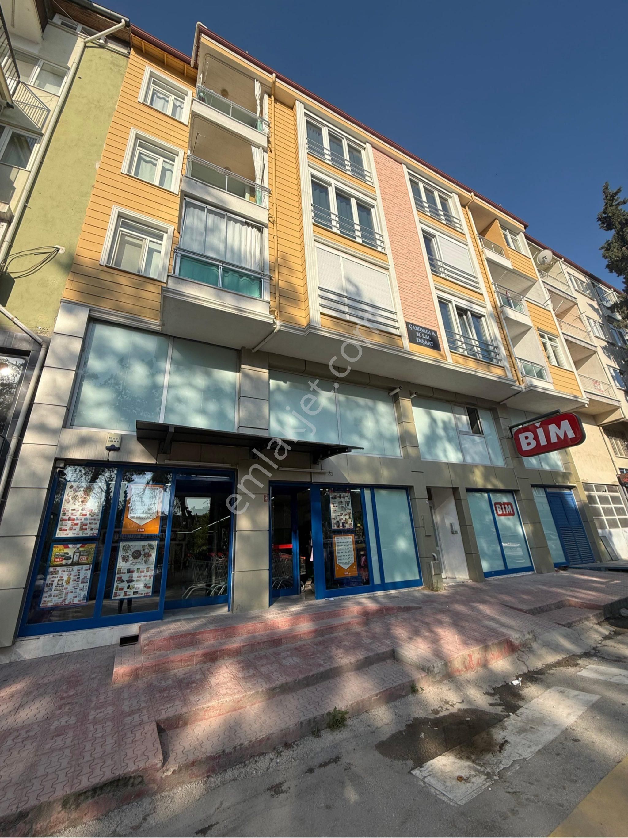 İnal Emlaktan Merkezde Kurumsal Kiracılı Satılık 600 M2 Dükkan