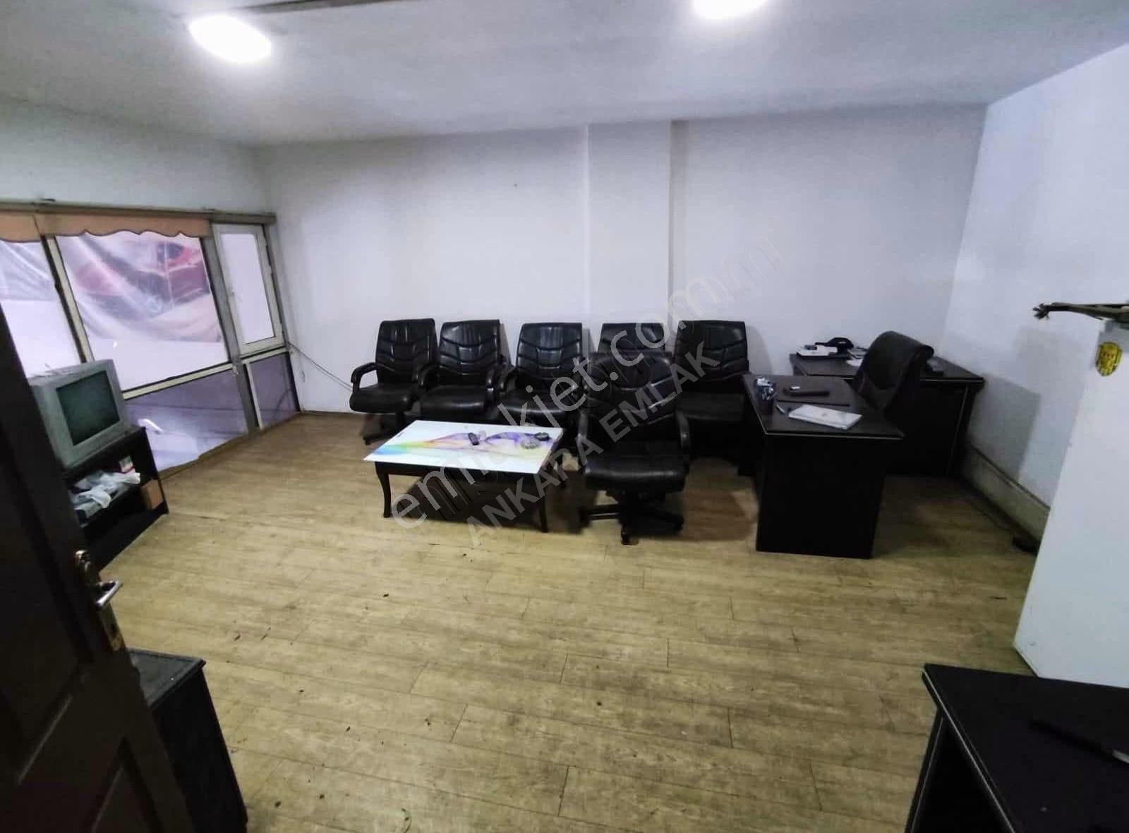 Ankara Emlak'tan Ziya Oralay Caddesi Takasa Açık Satılık Dükkan - Görsel 4