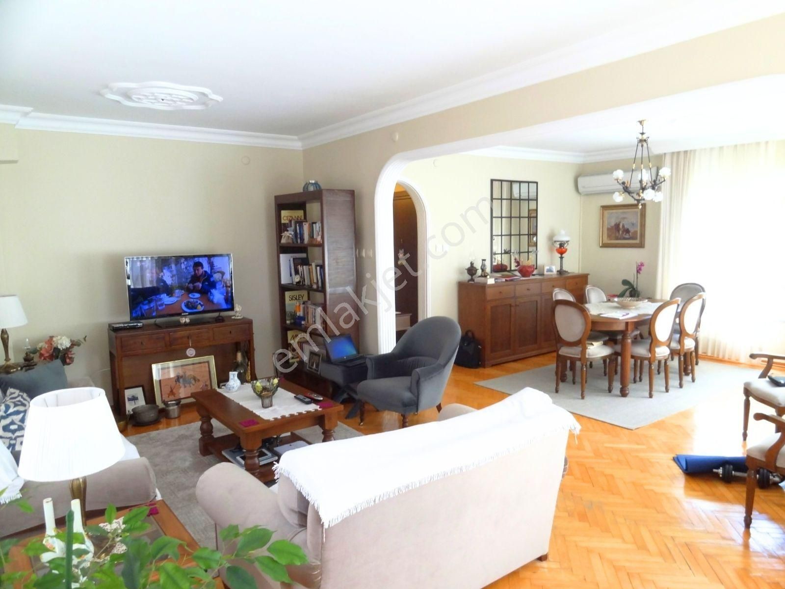 Emirgan Boyacıköy'de 3+1 Bakımlı 2. Kat Daire