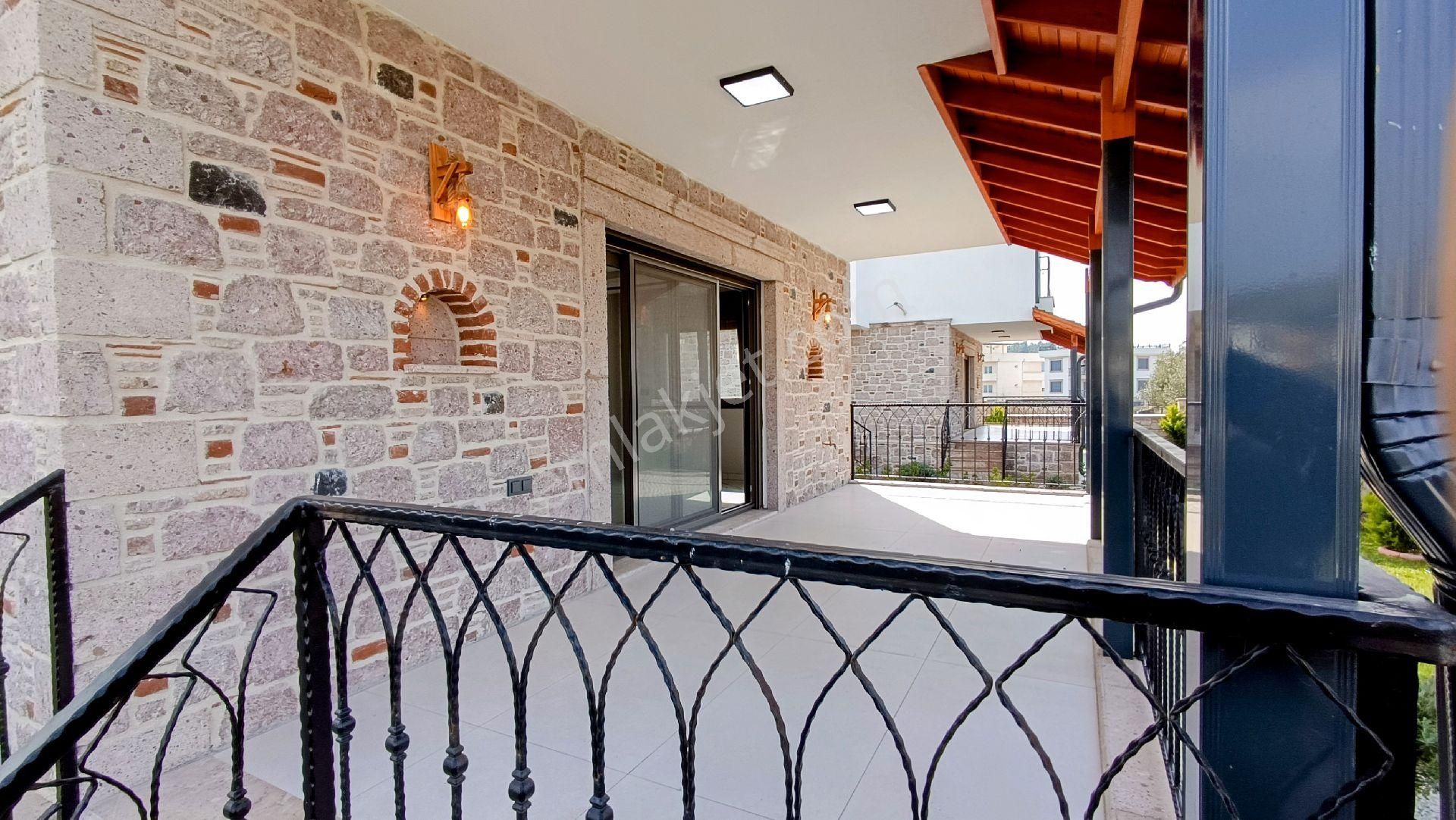 Taş Emlak'tan Sarımsaklıda Saunalı, Havuzlu, Akıllı Ev Sistemli Villa - Görsel 15