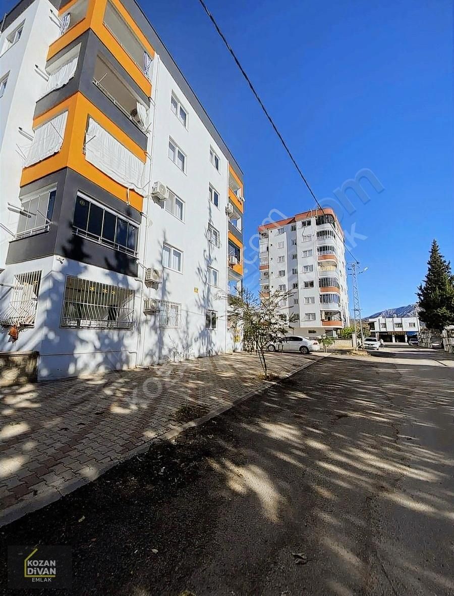 Kozan Divan Emlak'tan Sağlık Meslek Lisesine Komşu Kiralık 3+1
