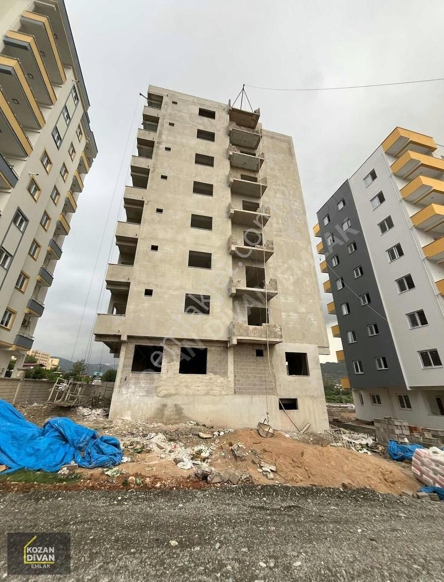 Kozan Divan Emlak'tan Üniversiteye Komşu Yatırımlık 1+1