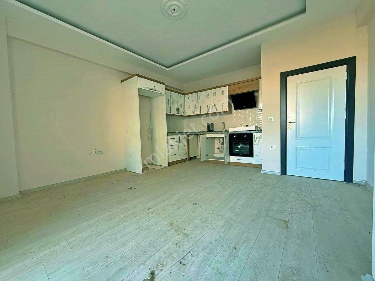 Uytundan Kadıköyde Doğalgazlı Ön Cephe 2+1 Satılık Daire