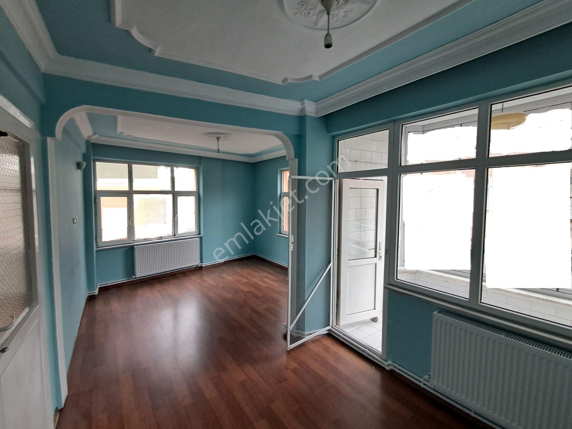 Truva'dan Bafra Yaka Mh'de Kombili Cam Balkonlu Kiralık 3+1