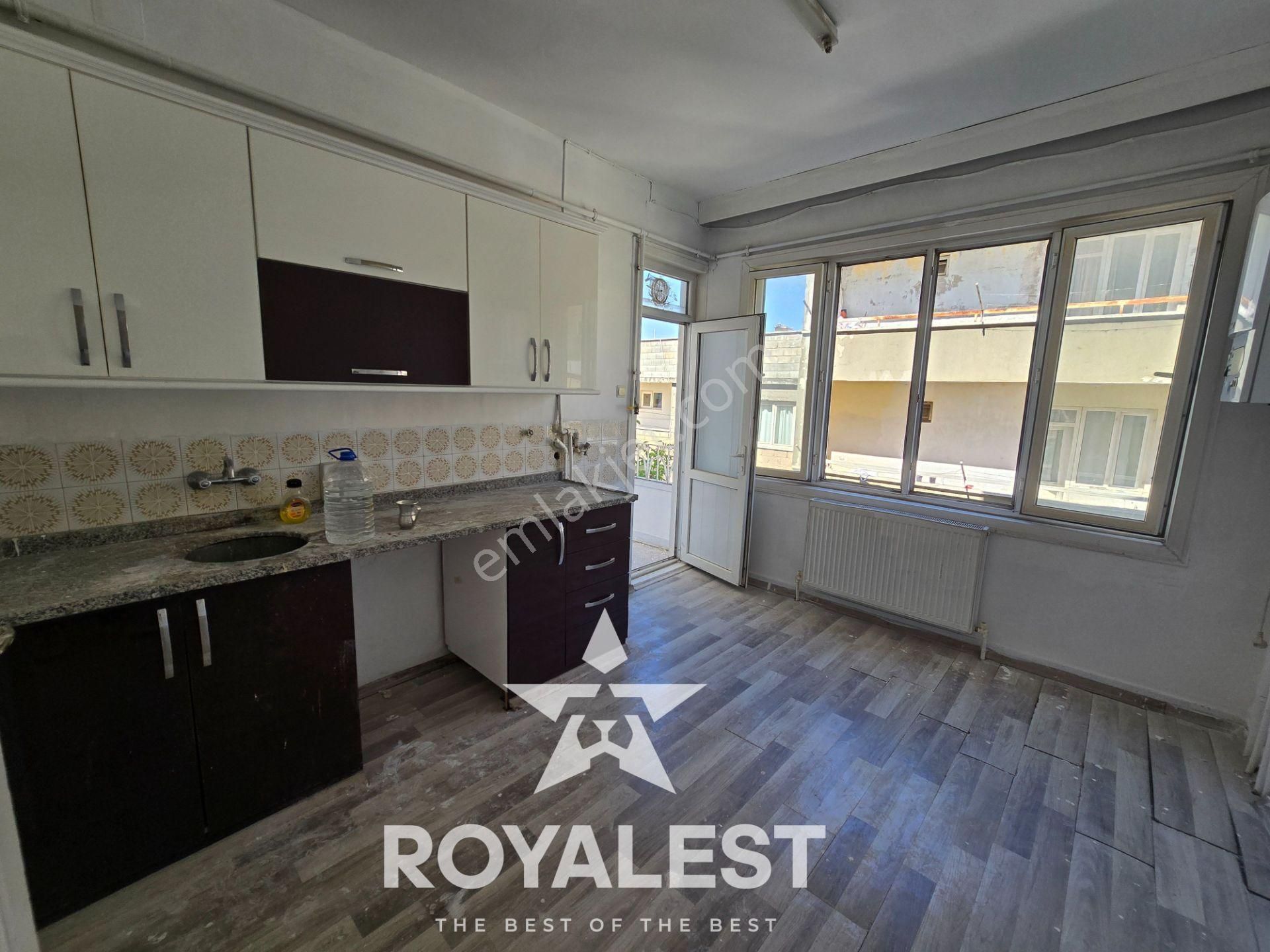 Royalest'ten Yaprak'ta Geniş Bakımlı Ferah Daire
