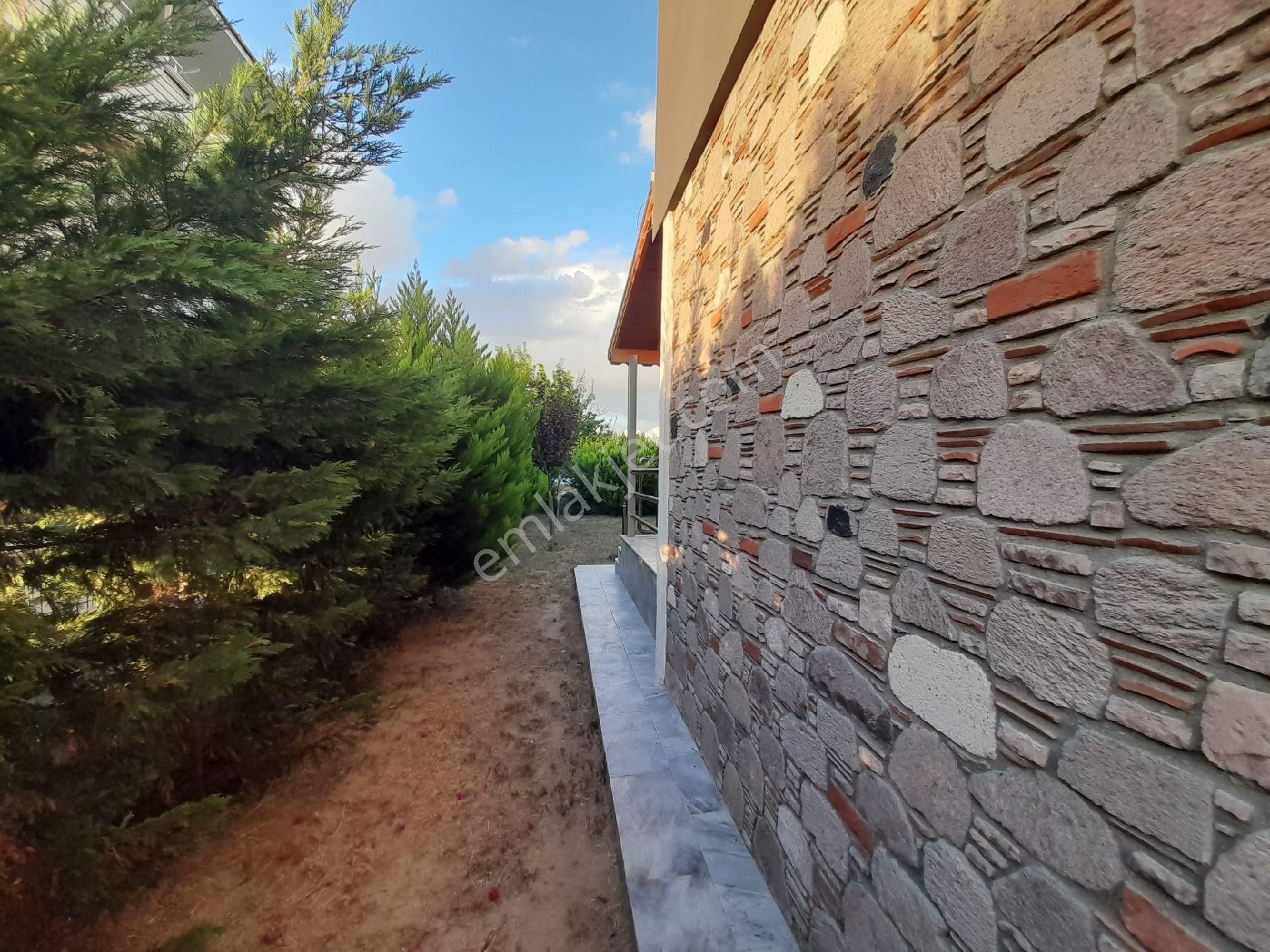 Denize Sıfır 5+1 Tripleks Villa Kabakum Bankacılar Sitesinde Dikili Güven Emlaktan - Görsel 12