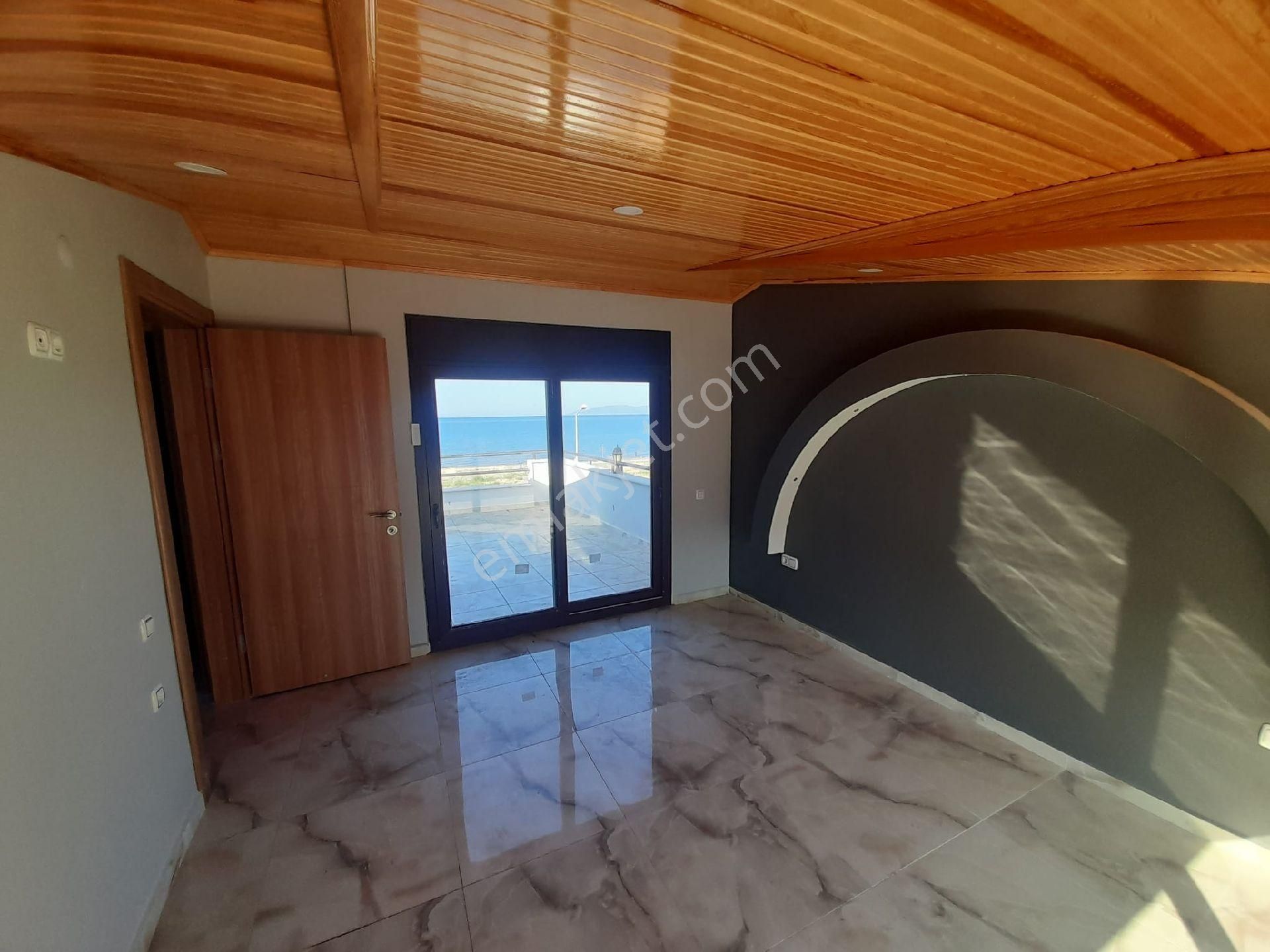 Denize Sıfır 5+1 Tripleks Villa Kabakum Bankacılar Sitesinde Dikili Güven Emlaktan - Görsel 30