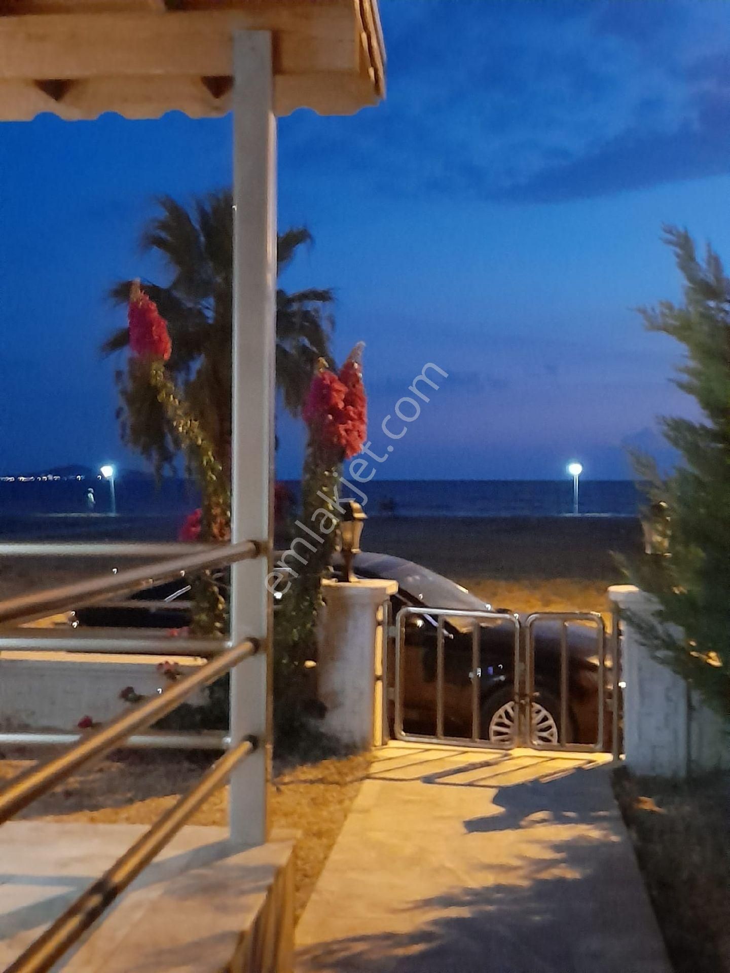 Denize Sıfır 5+1 Tripleks Villa Kabakum Bankacılar Sitesinde Dikili Güven Emlaktan - Görsel 18