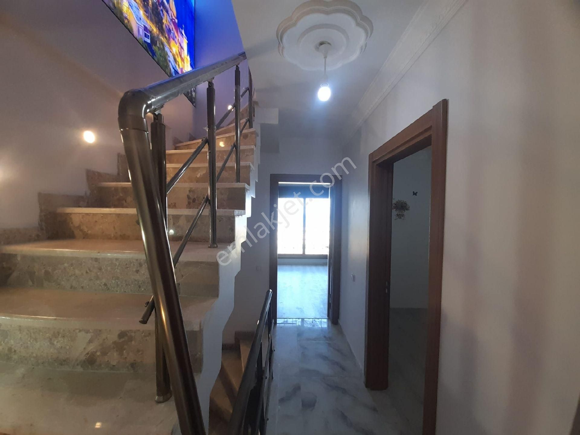 Denize Sıfır 5+1 Tripleks Villa Kabakum Bankacılar Sitesinde Dikili Güven Emlaktan - Görsel 28