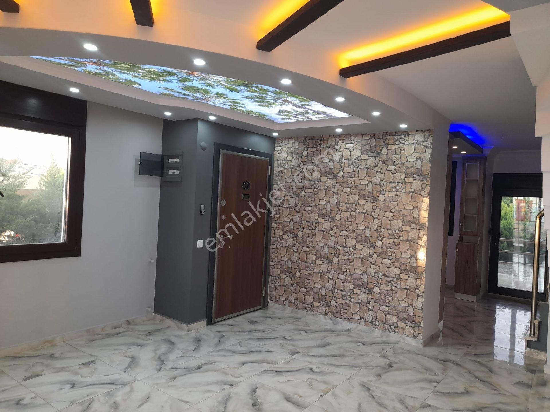 Denize Sıfır 5+1 Tripleks Villa Kabakum Bankacılar Sitesinde Dikili Güven Emlaktan - Görsel 13