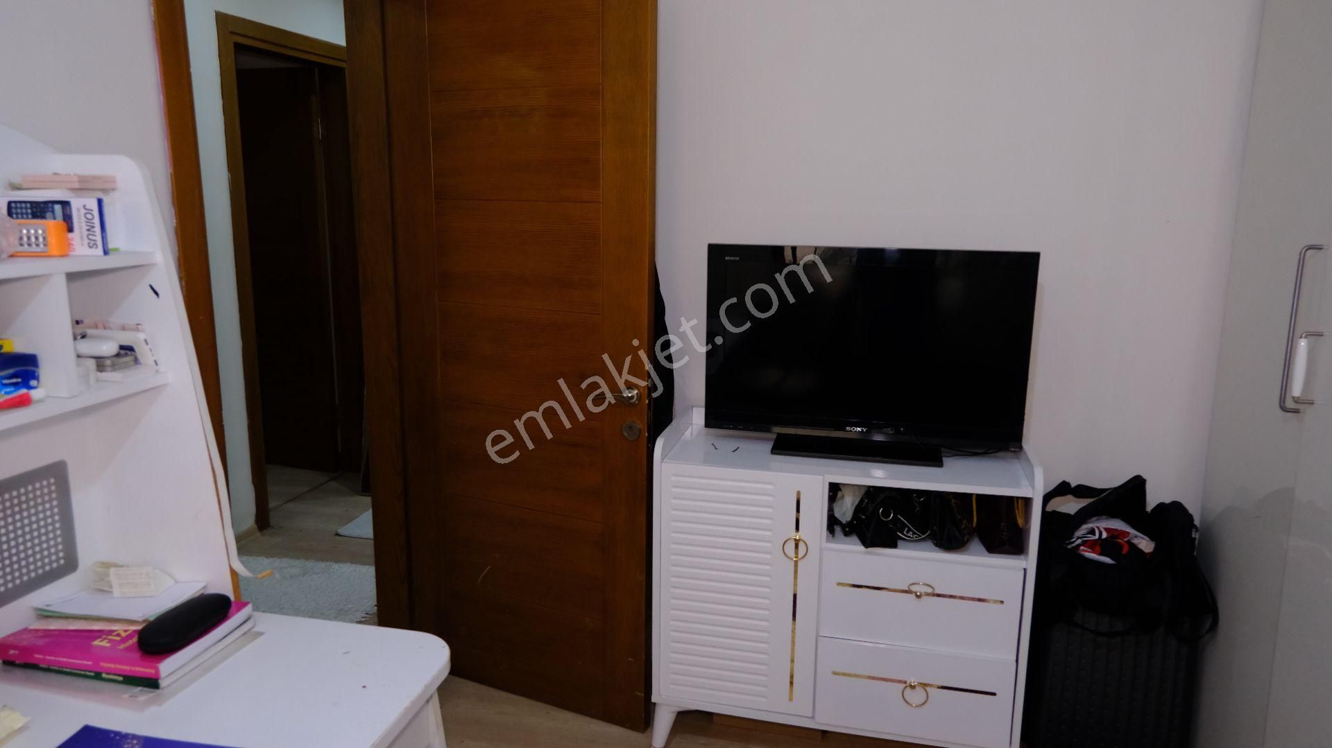 Emek Mahallesi'nde 2+1 Doğalgazlı Satılık Daire