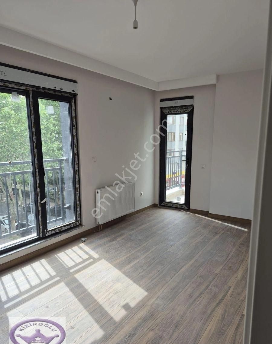 Sıfır Sahile Yakın Balkonlu Arakat Güney Cephe Kombili 2+1 Daire