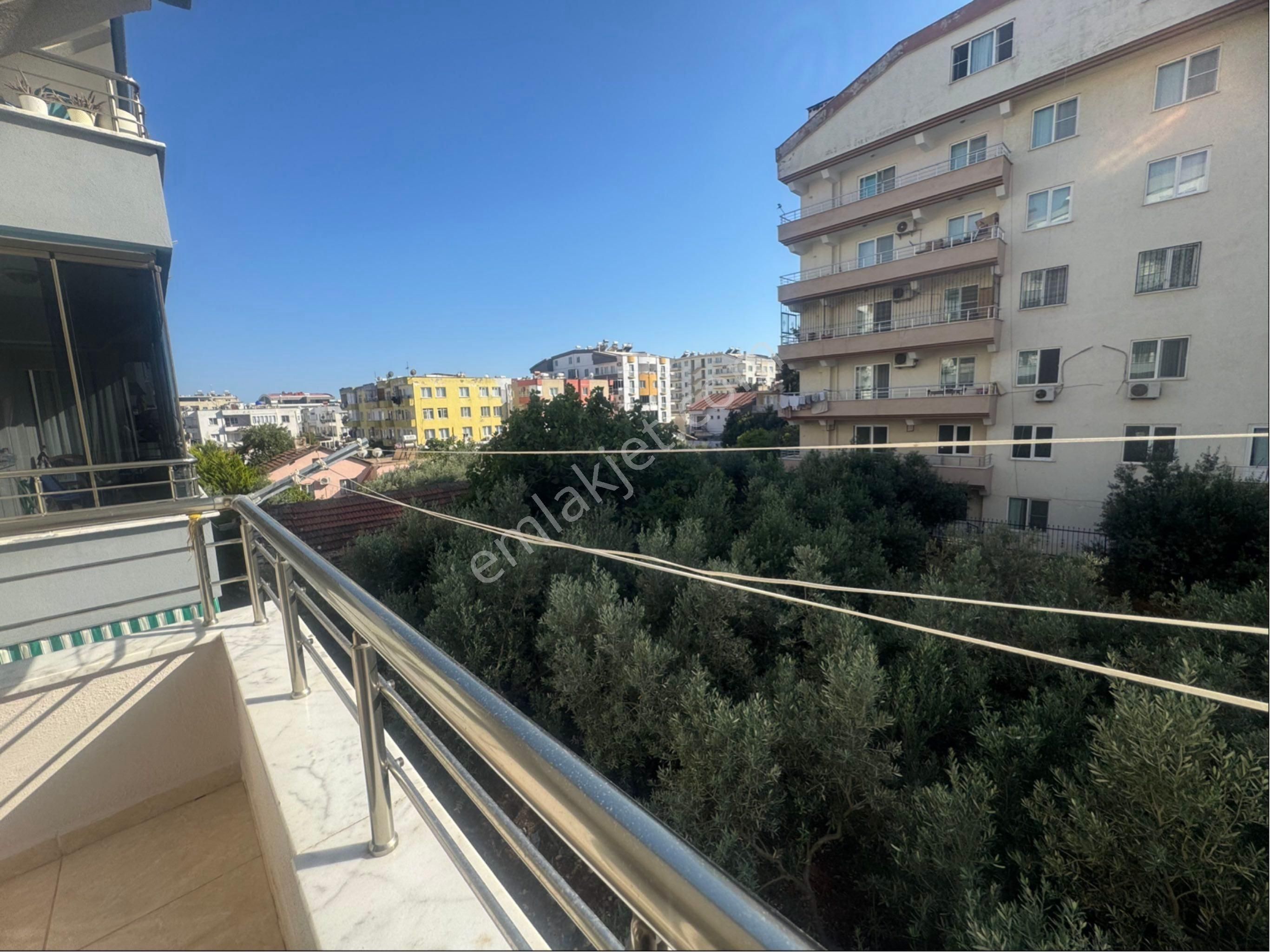 Yeni Mahallede Ayrı Mutfak, Asansörlü, 3+1 Daire