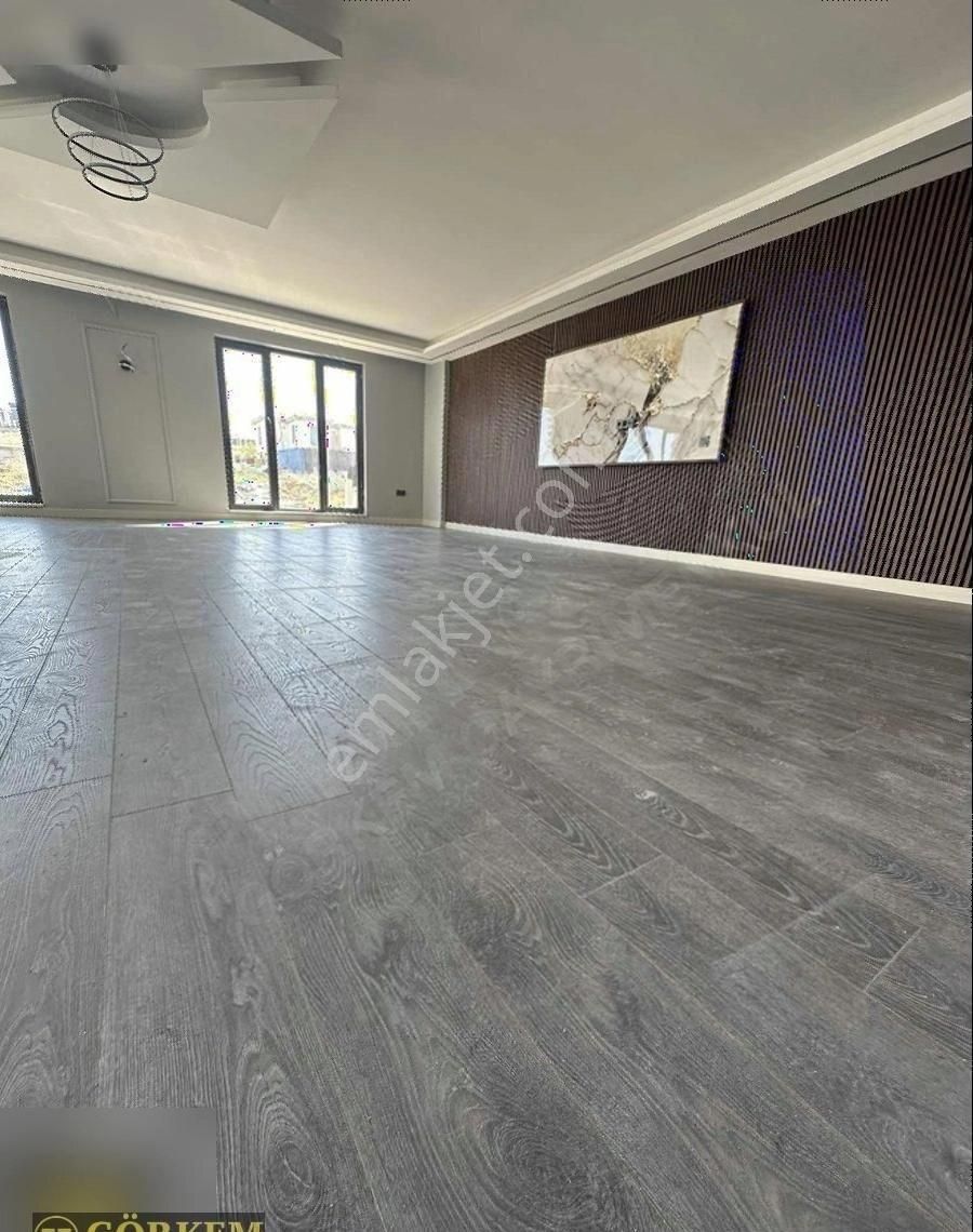 Bağlıcada 5+2 350 M2 Hamam Ve Jakuzili Satılık Villa Geniş Ferah