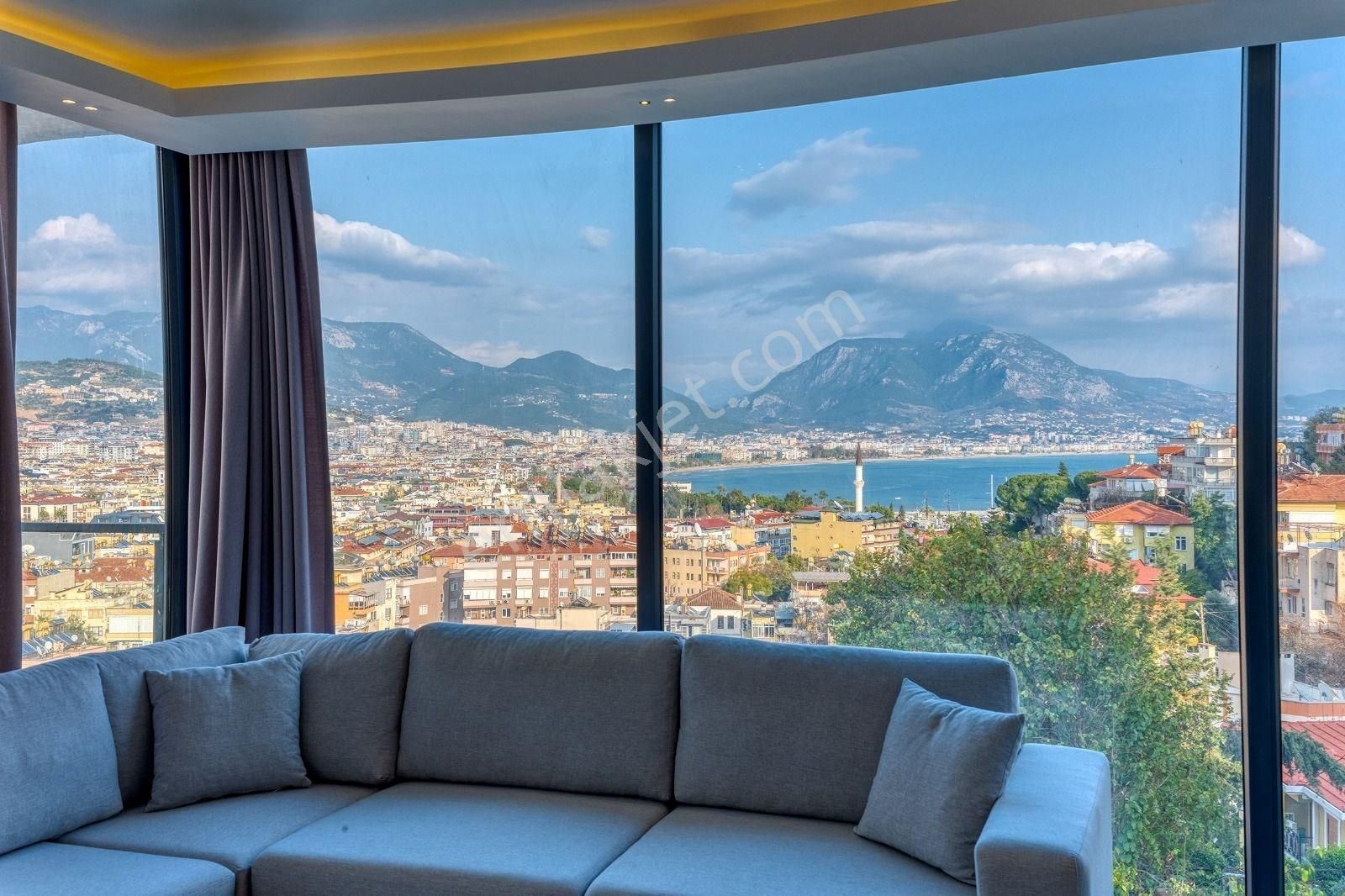 Alanya Kalesi’nde, Kleopatra Plajına Yürüme Mesafesinde Full Deniz Ve Şehir Manzaralı 1+1 Daire